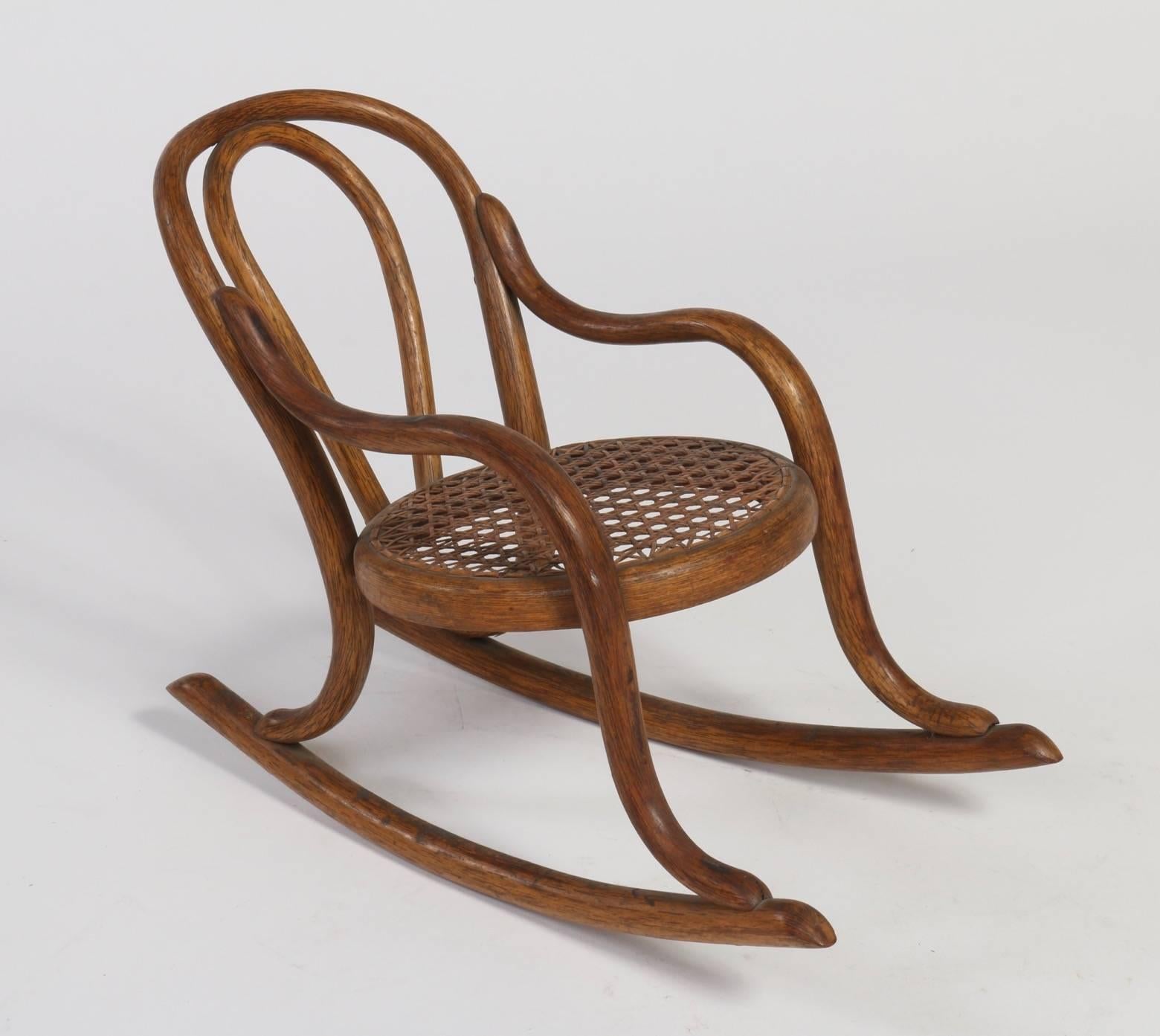 Thonet Bent Beechwood Doll Furniture, circa 1875, Rare and Important In Fair Condition For Sale In Los Angeles, CA