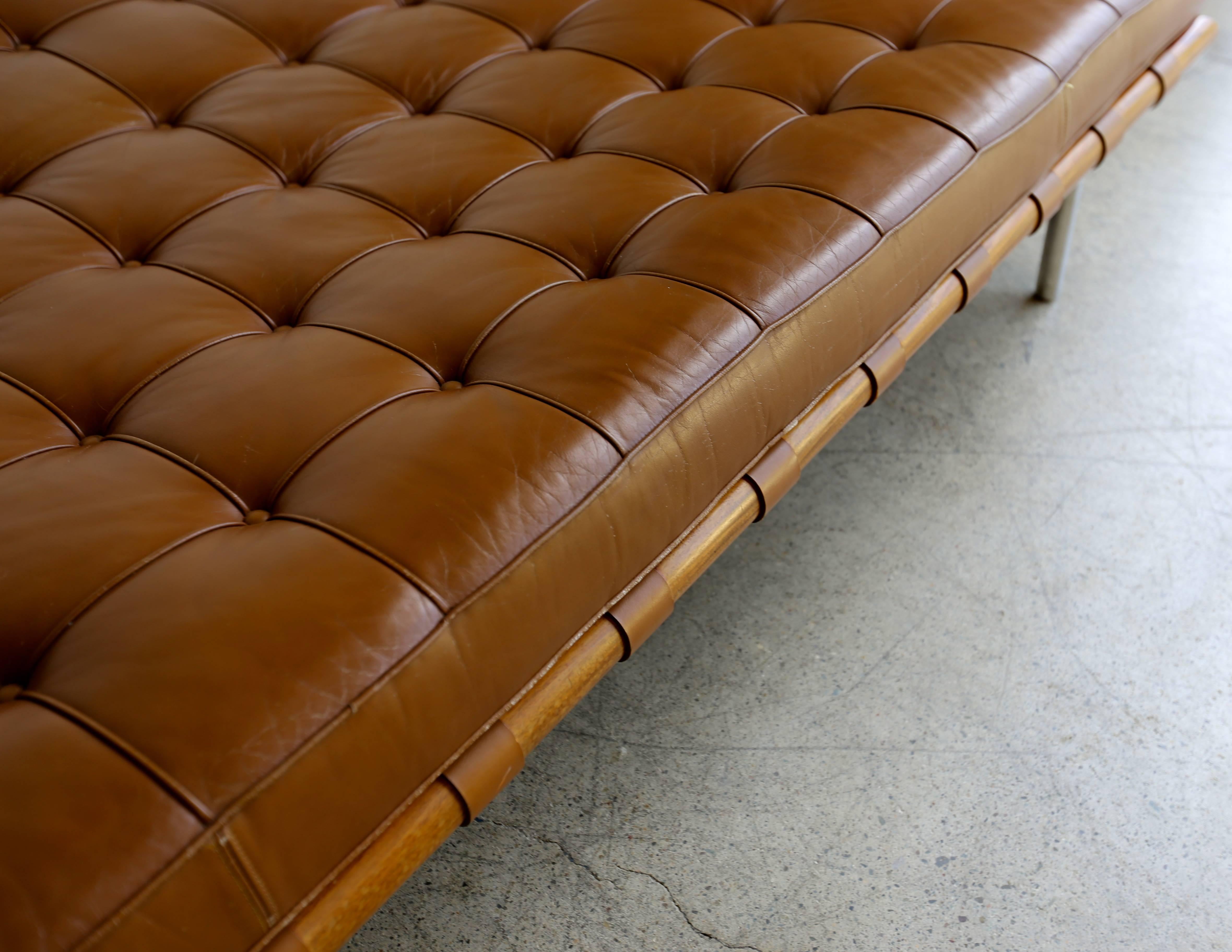 brown leather daybed