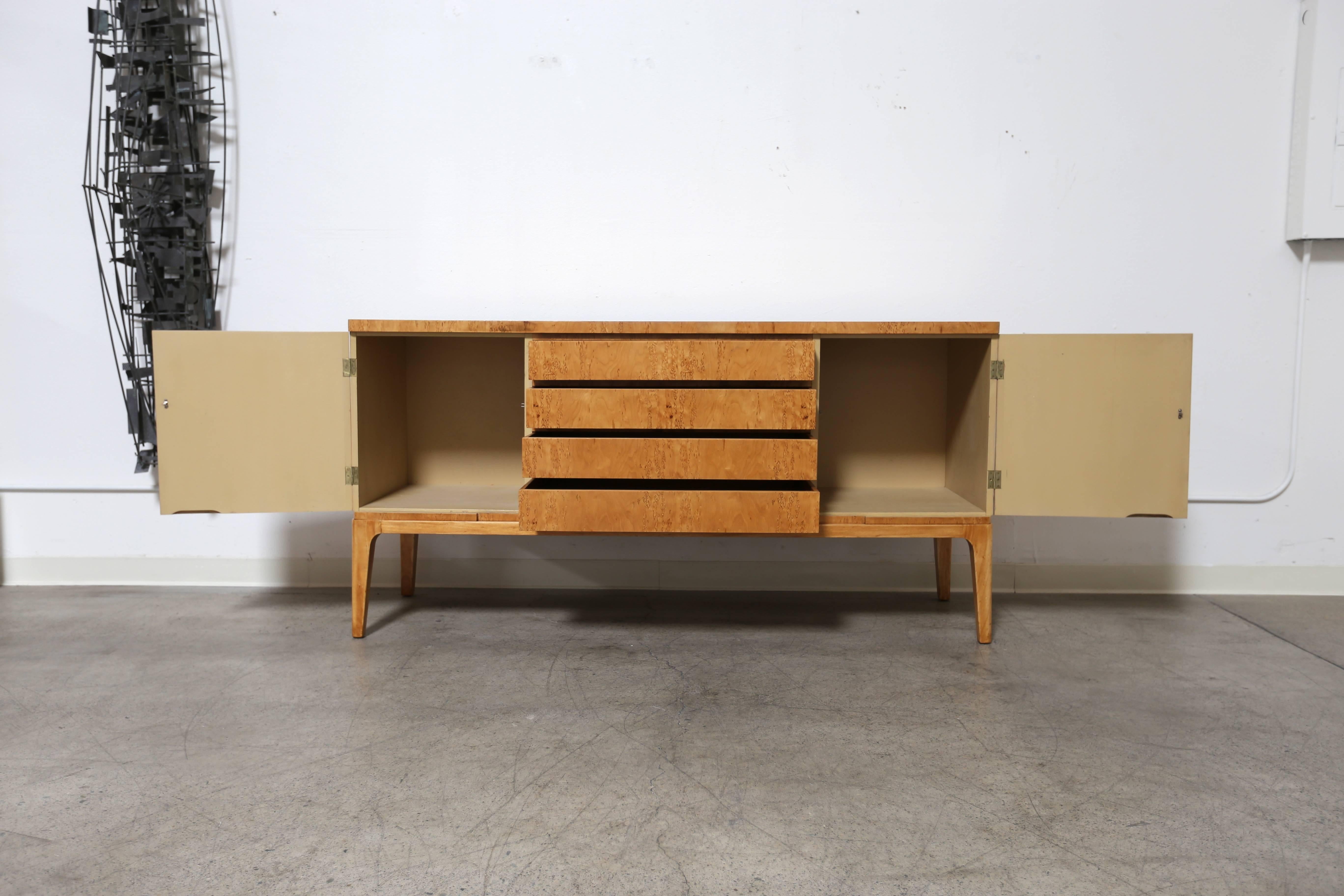 Karelian Birch Burl Wood Credenza In Good Condition In San Juan Capistrano, CA