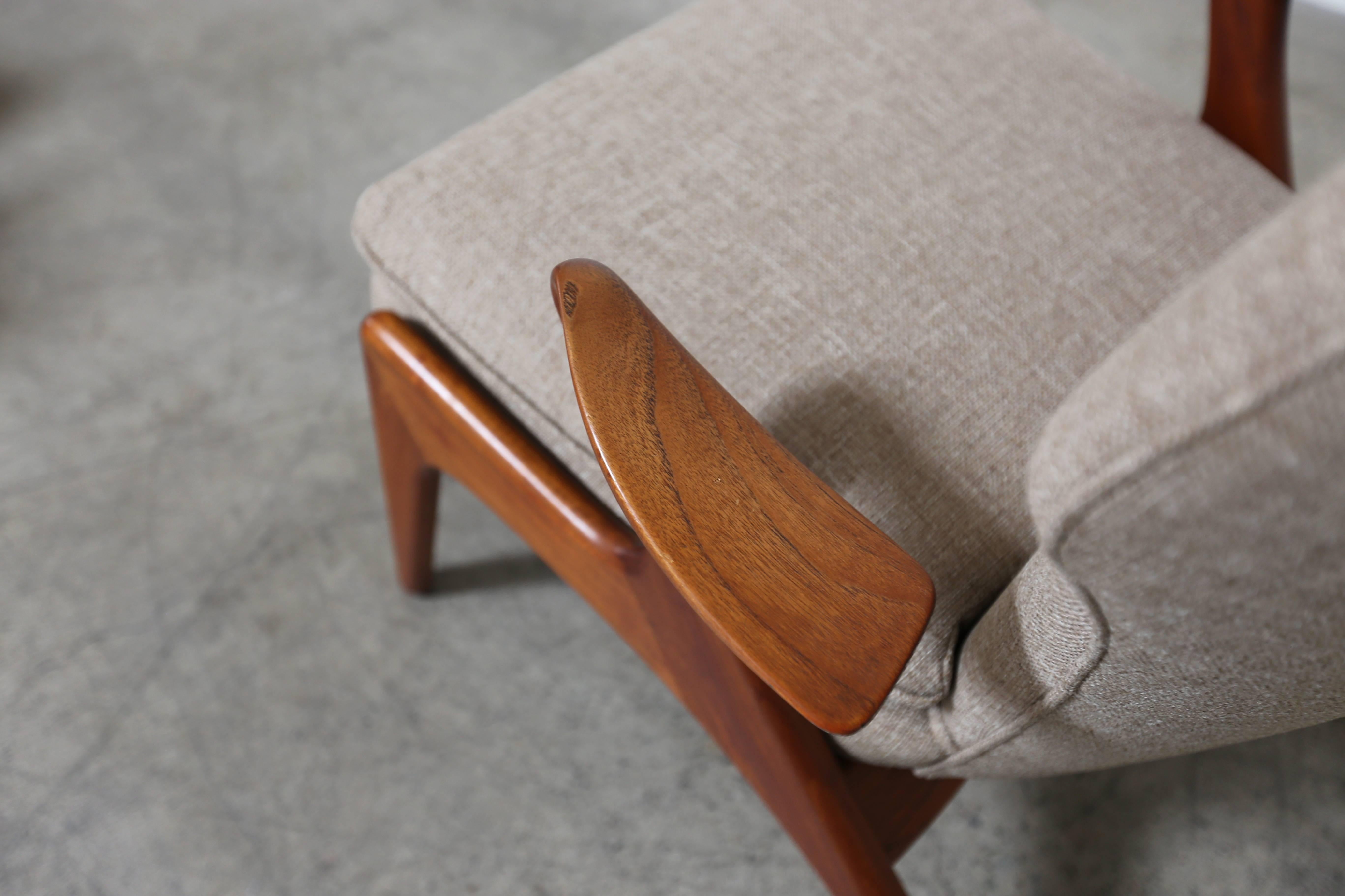Fabric Pair of sculptural teak lounge chairs by Glostrup Mobelfabrik