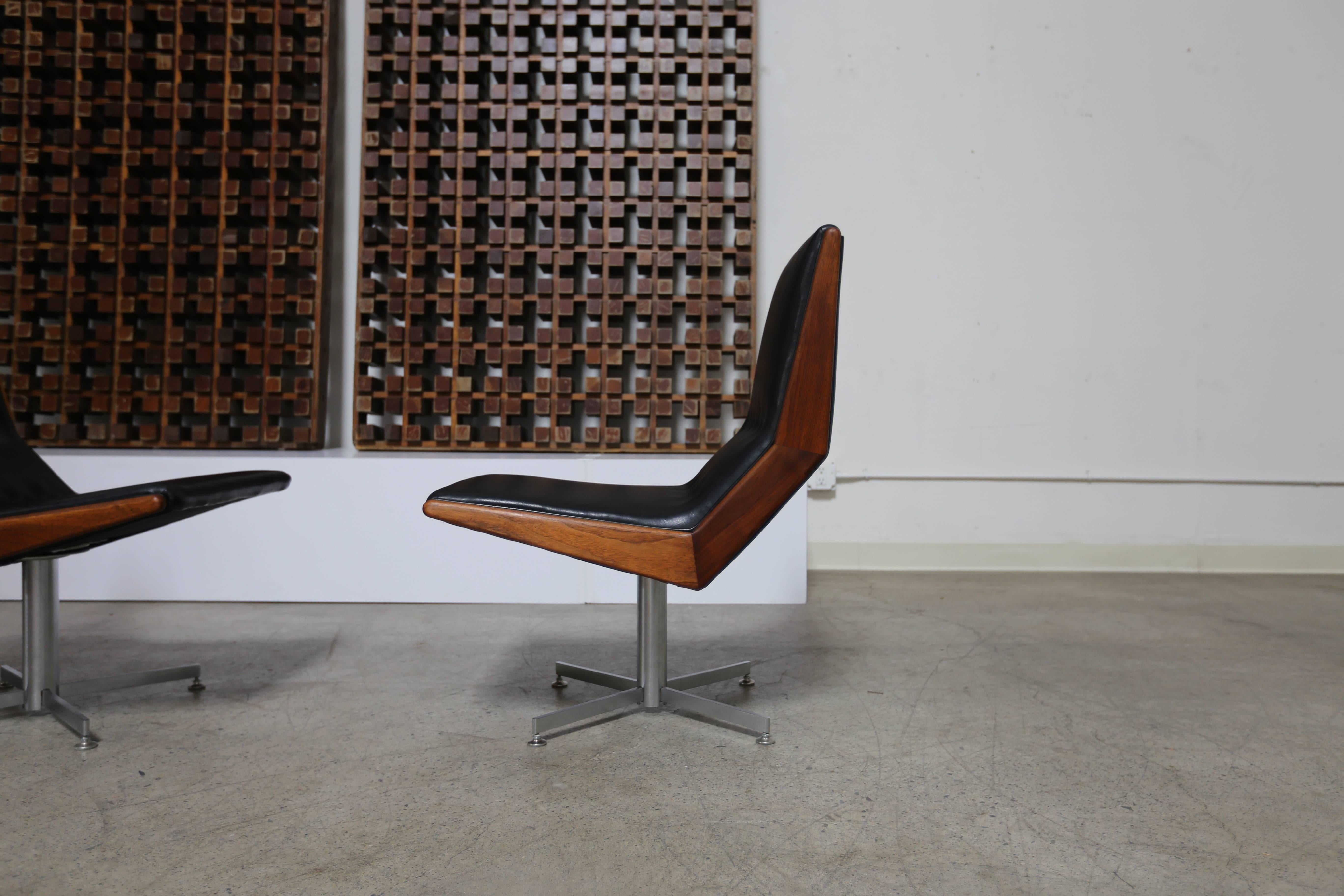 Pair of Modernist Walnut Framed Swivel Chairs 1