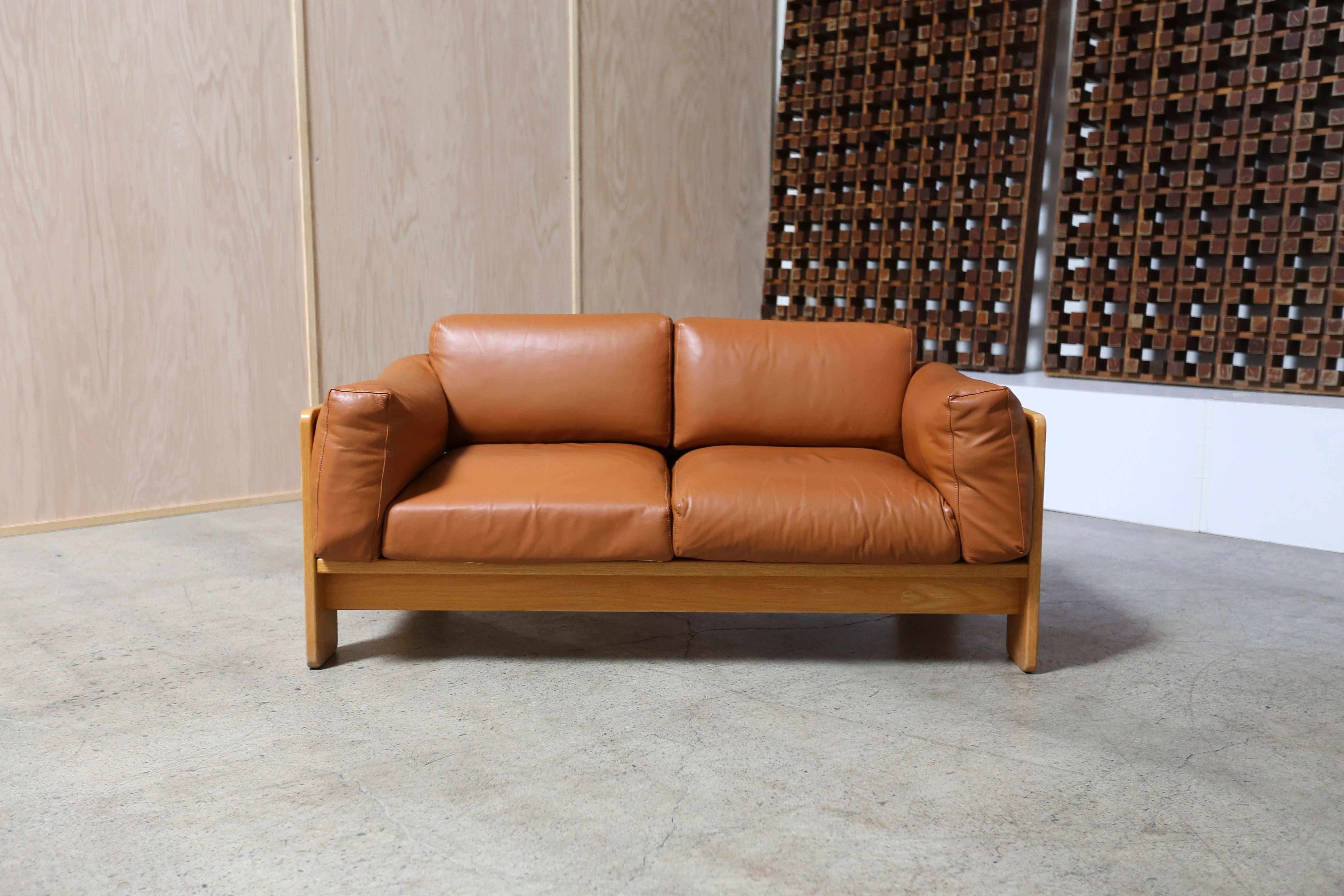 Leather Settee by Tobia Scarpa 3