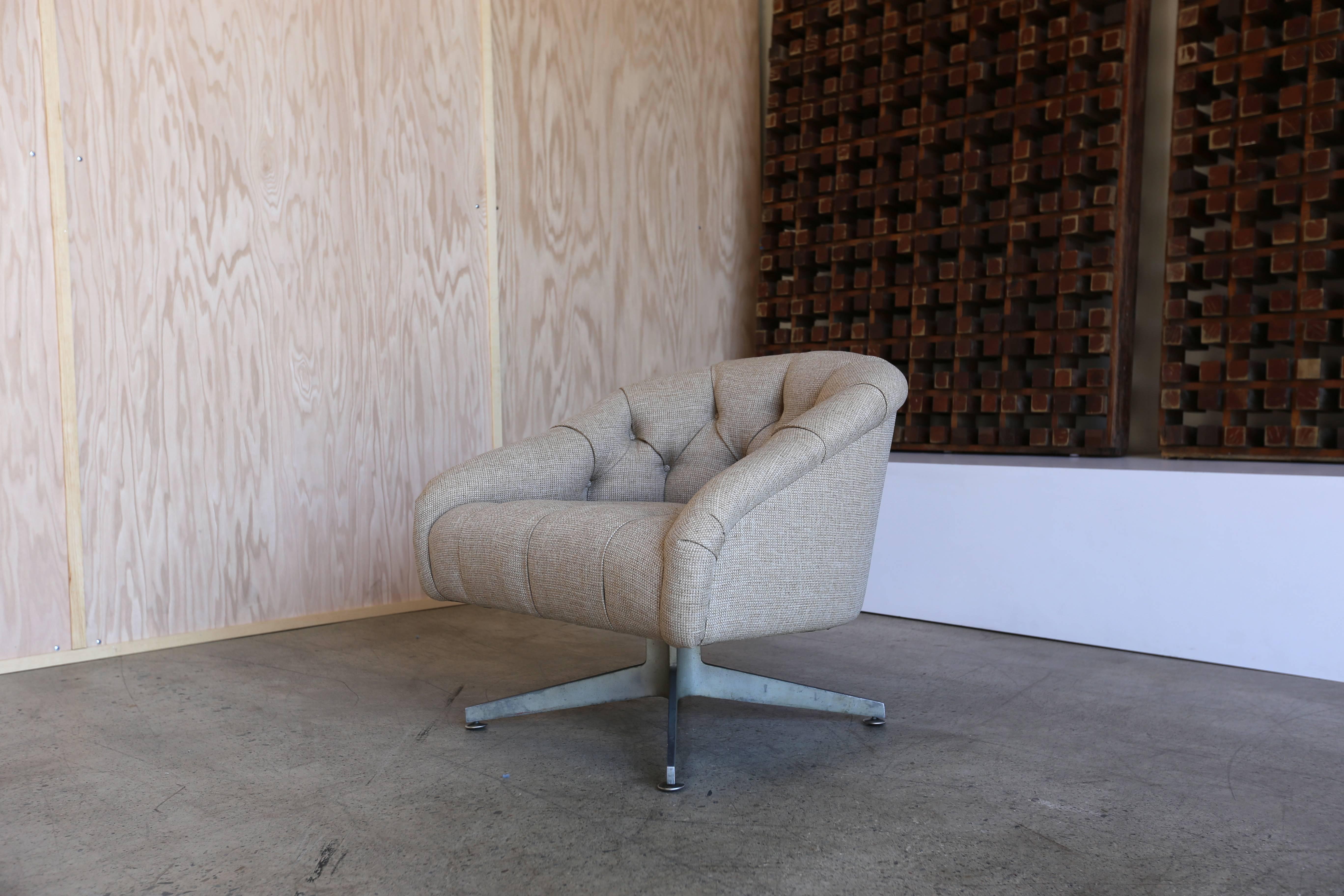 Mid-Century Modern Swivel Lounge Chair by Ward Bennett