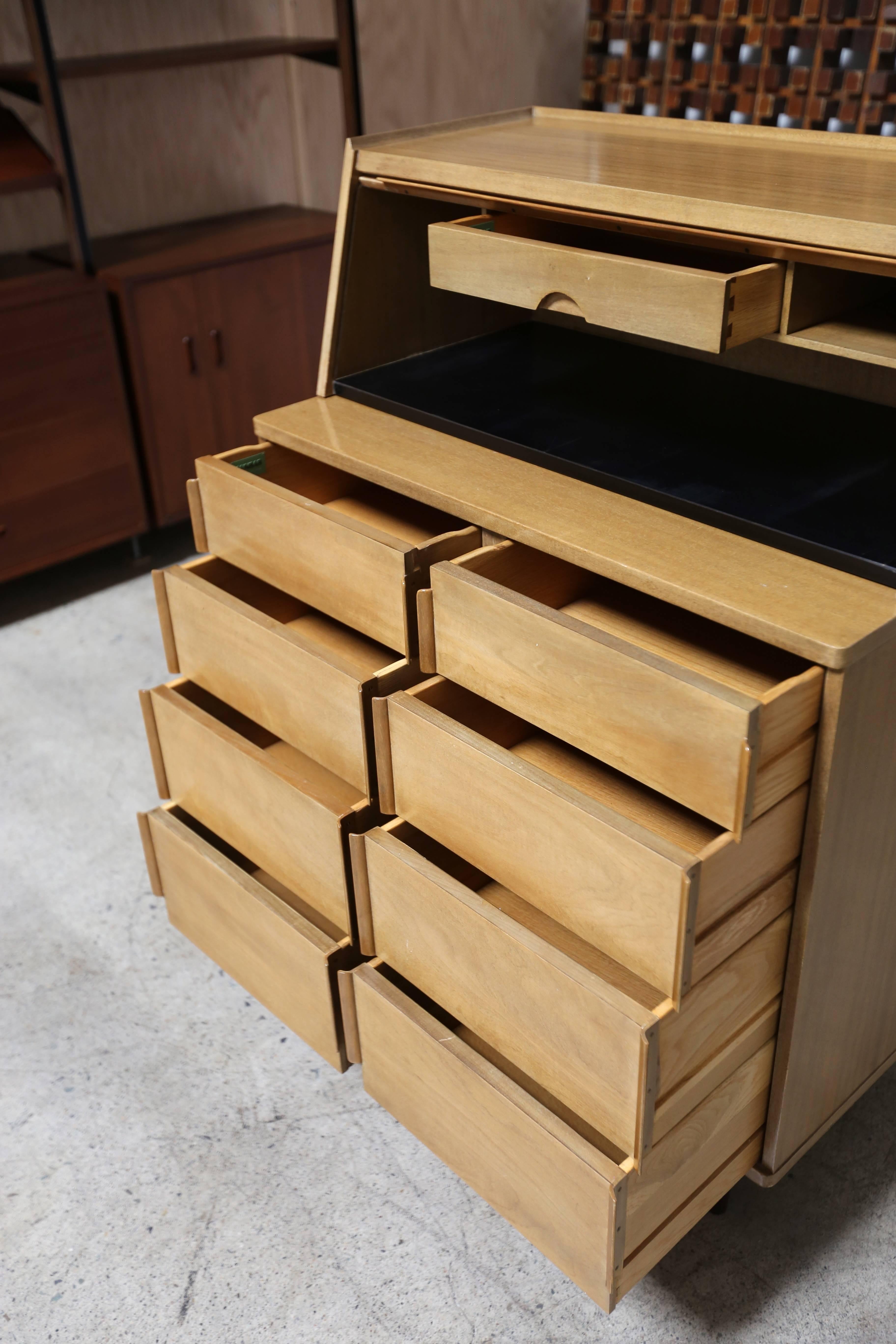 Chest of Drawers by Edward Wormley for Dunbar In Good Condition In Costa Mesa, CA
