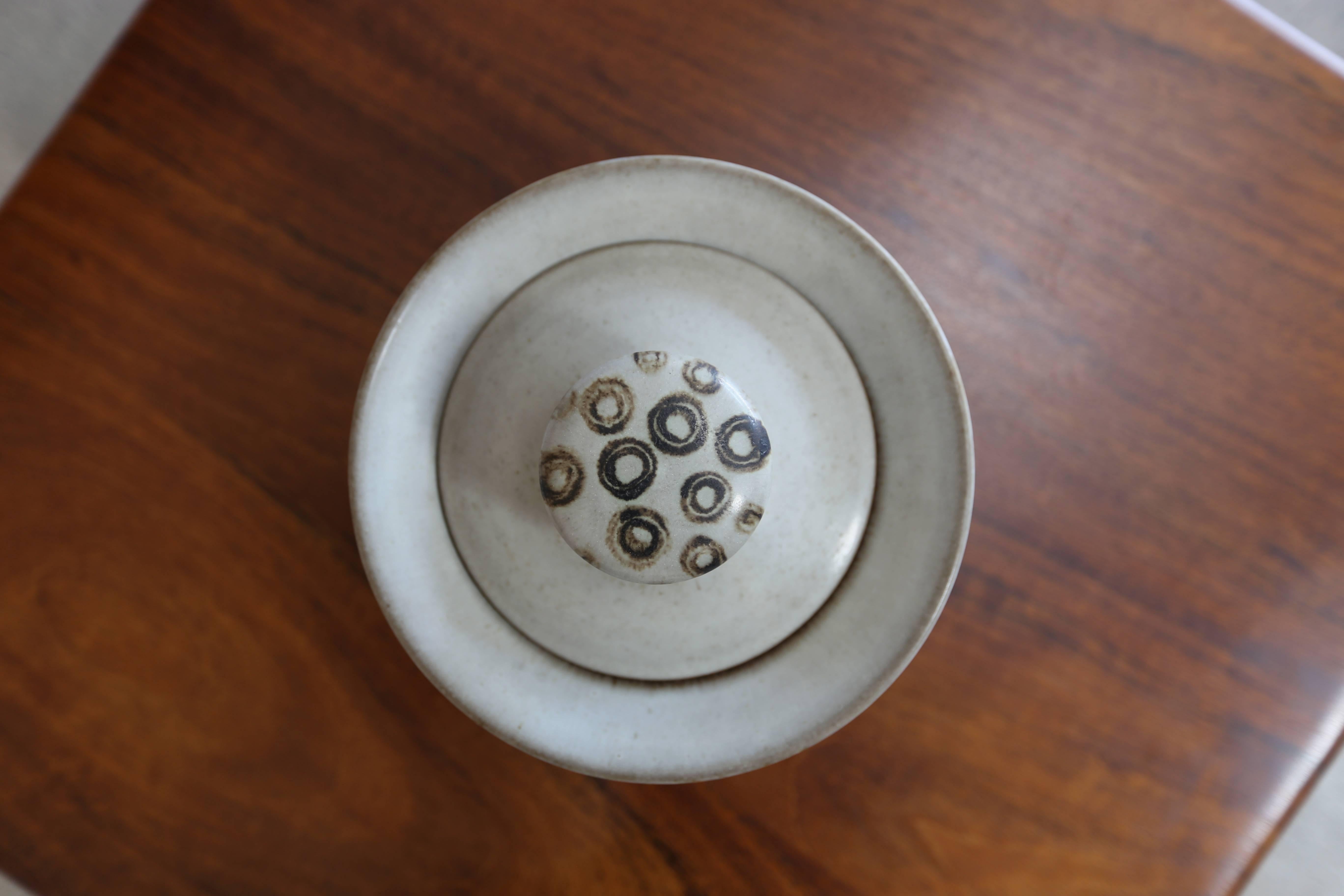 ceramic lidded vessels