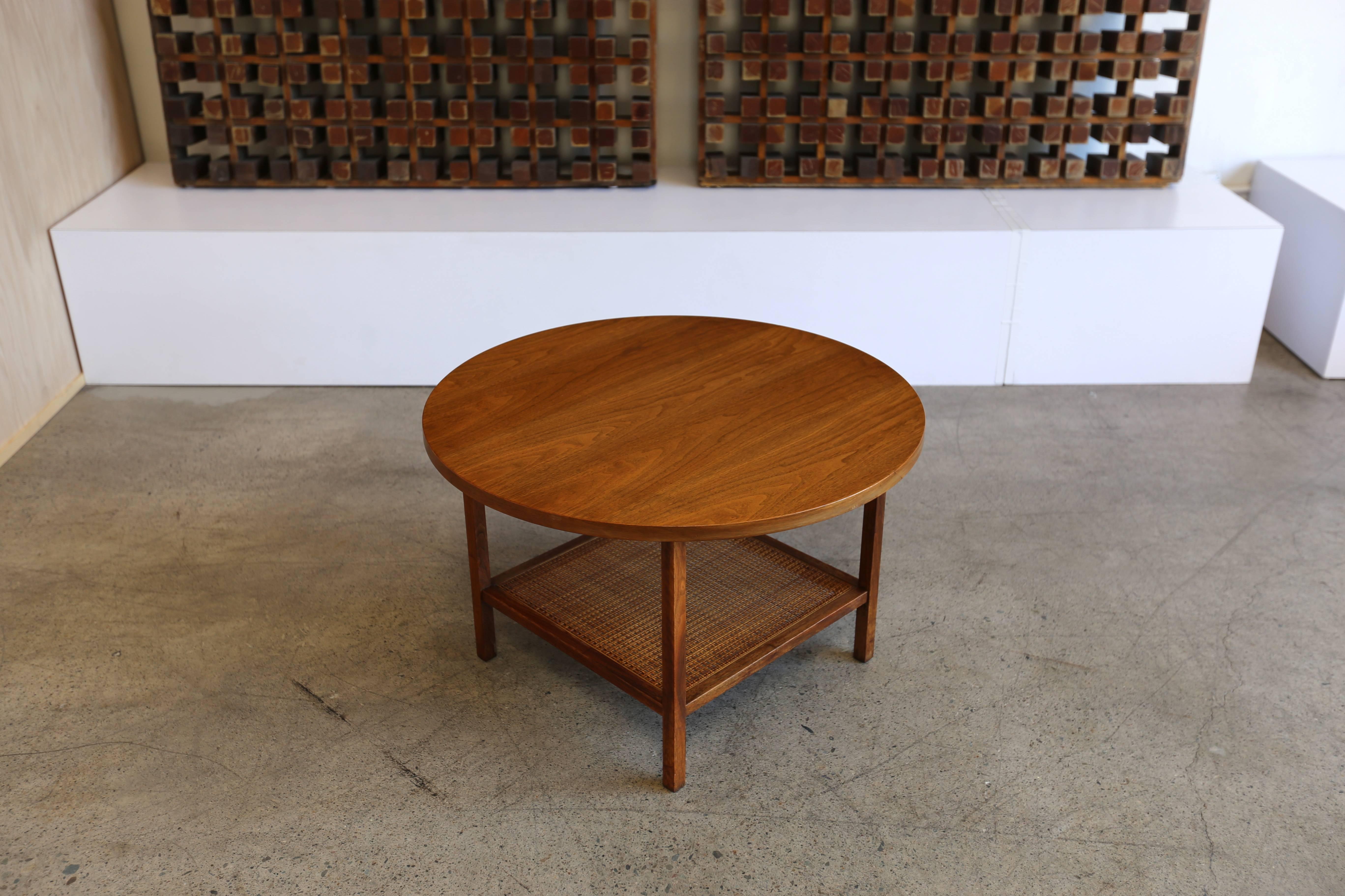 Round Walnut and Cane Side Table by Paul McCobb In Good Condition In Costa Mesa, CA