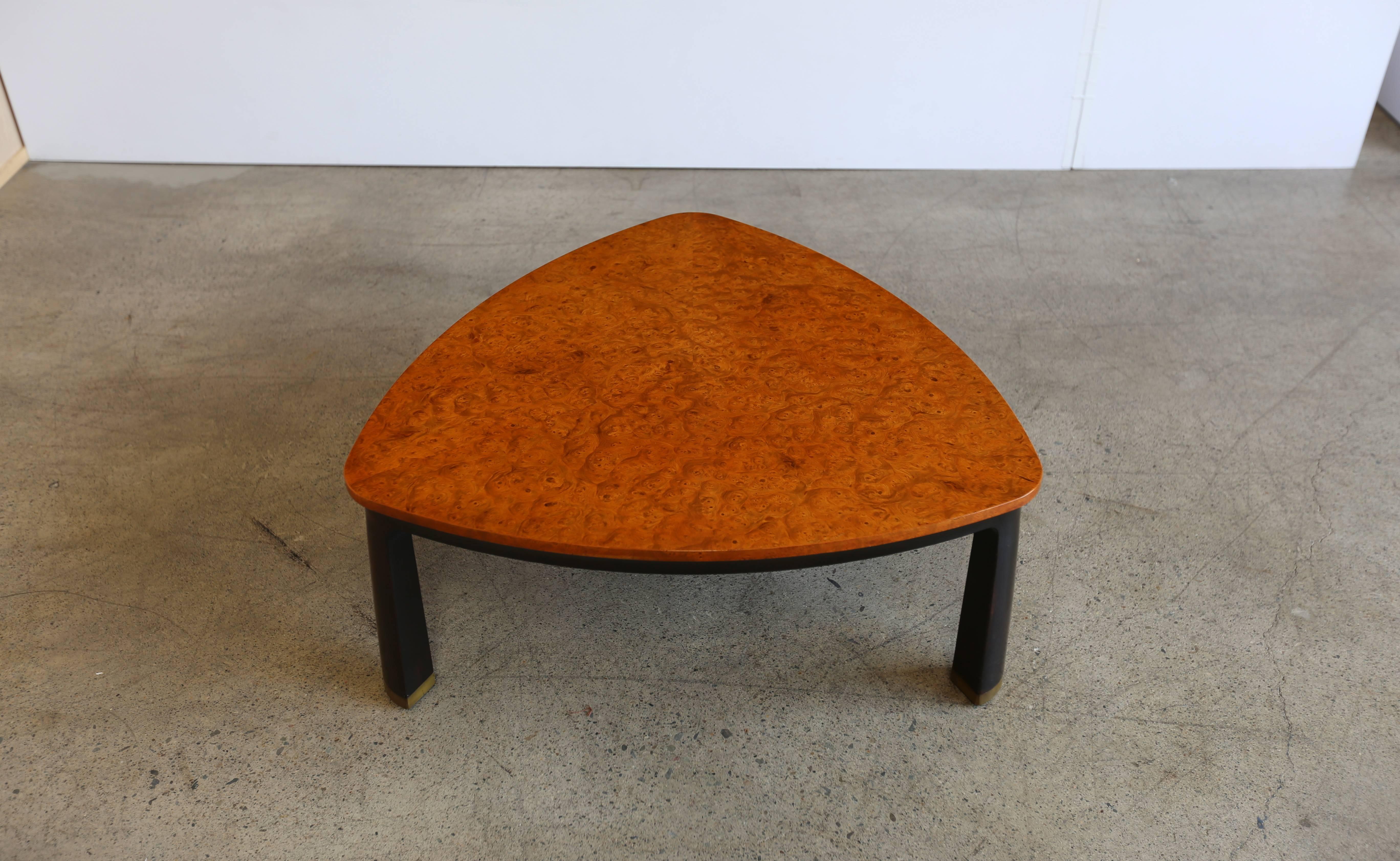 Triangle Burl Wood Coffee Table by Edward Wormley for Dunbar In Good Condition In Costa Mesa, CA