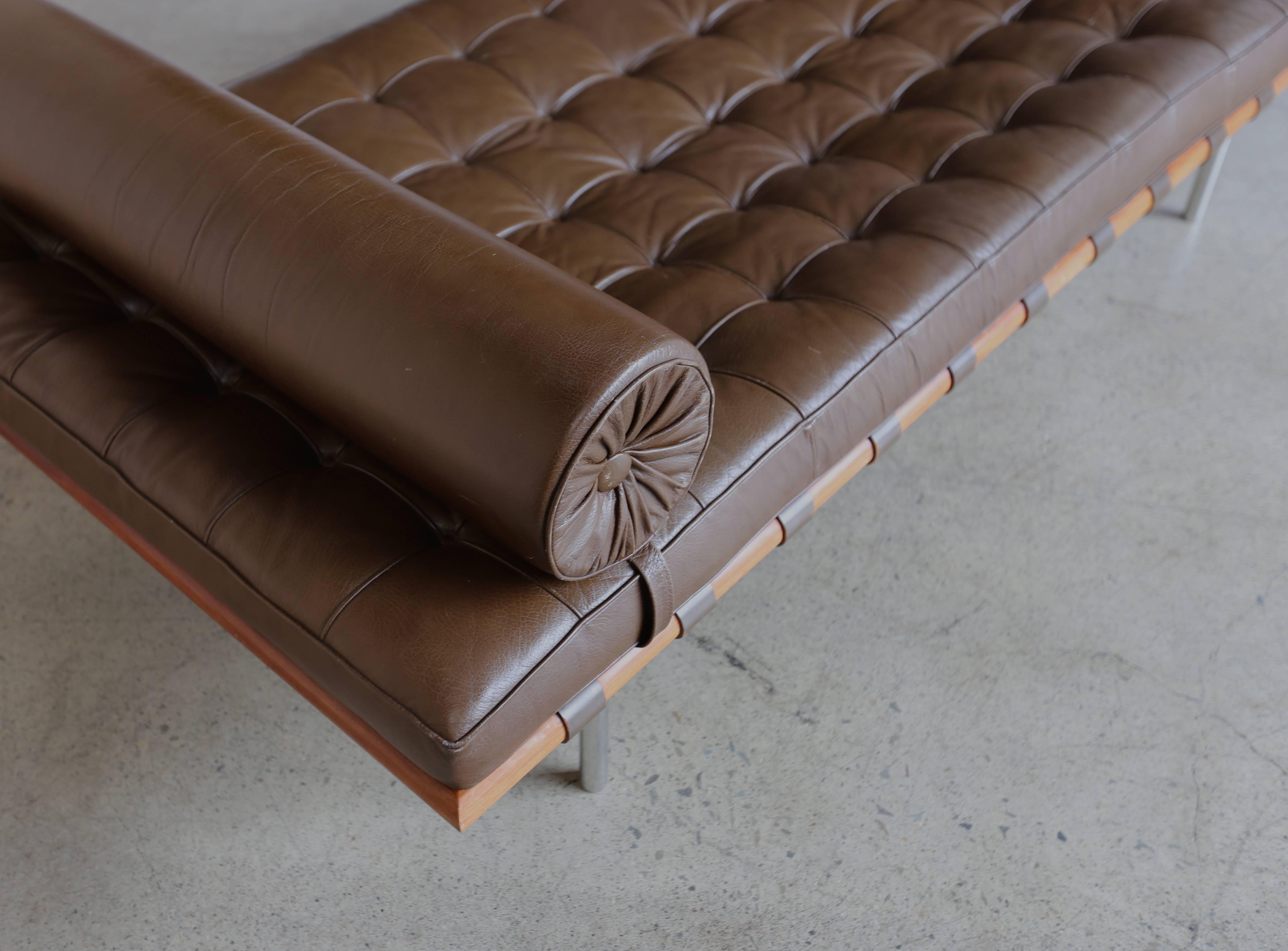 Brown Leather and Rosewood Daybed by Mies van der Rohe for Knoll 2