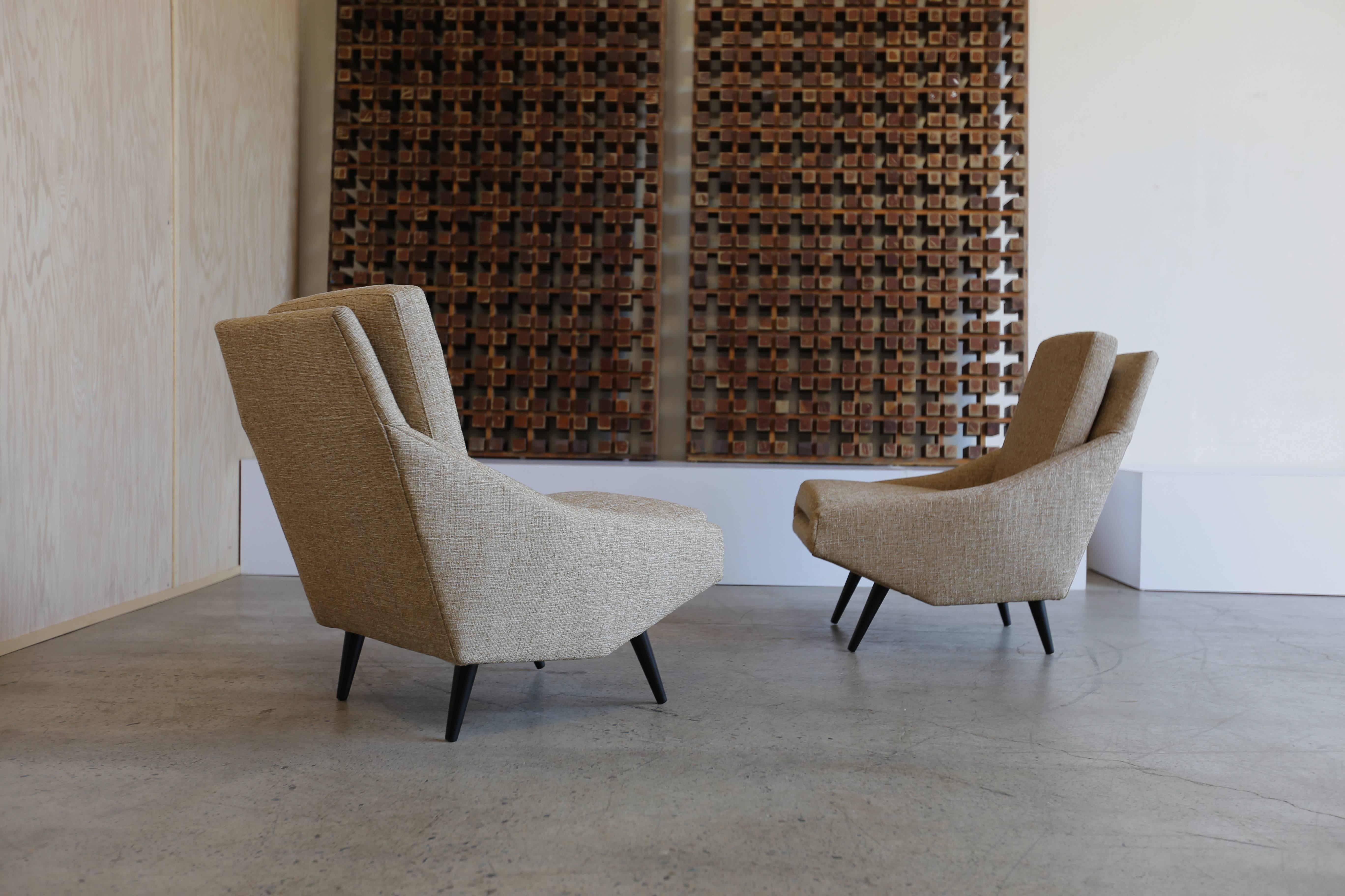 Mid-Century Modern Pair of Italian Lounge Chairs