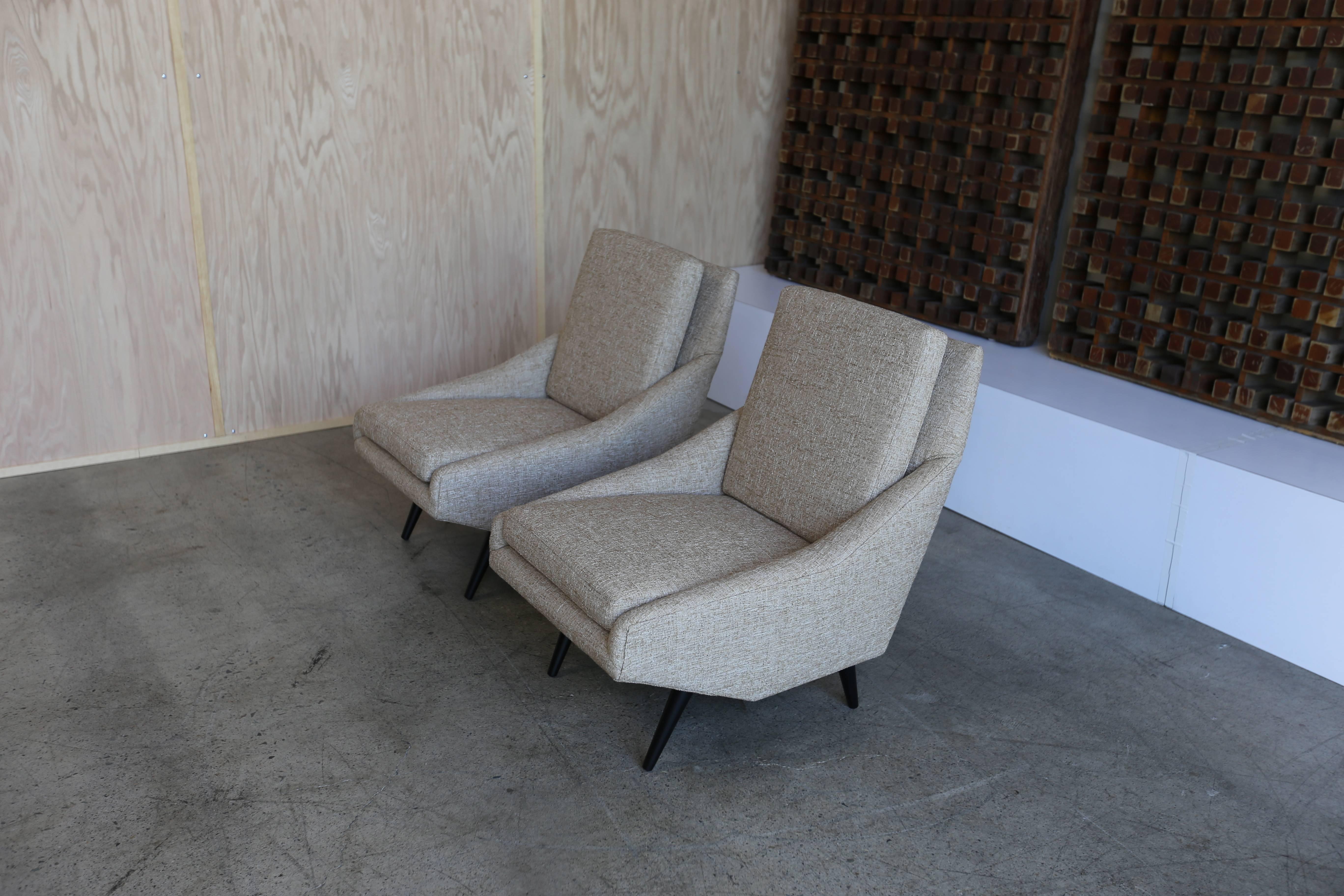 Pair of Italian Lounge Chairs 1