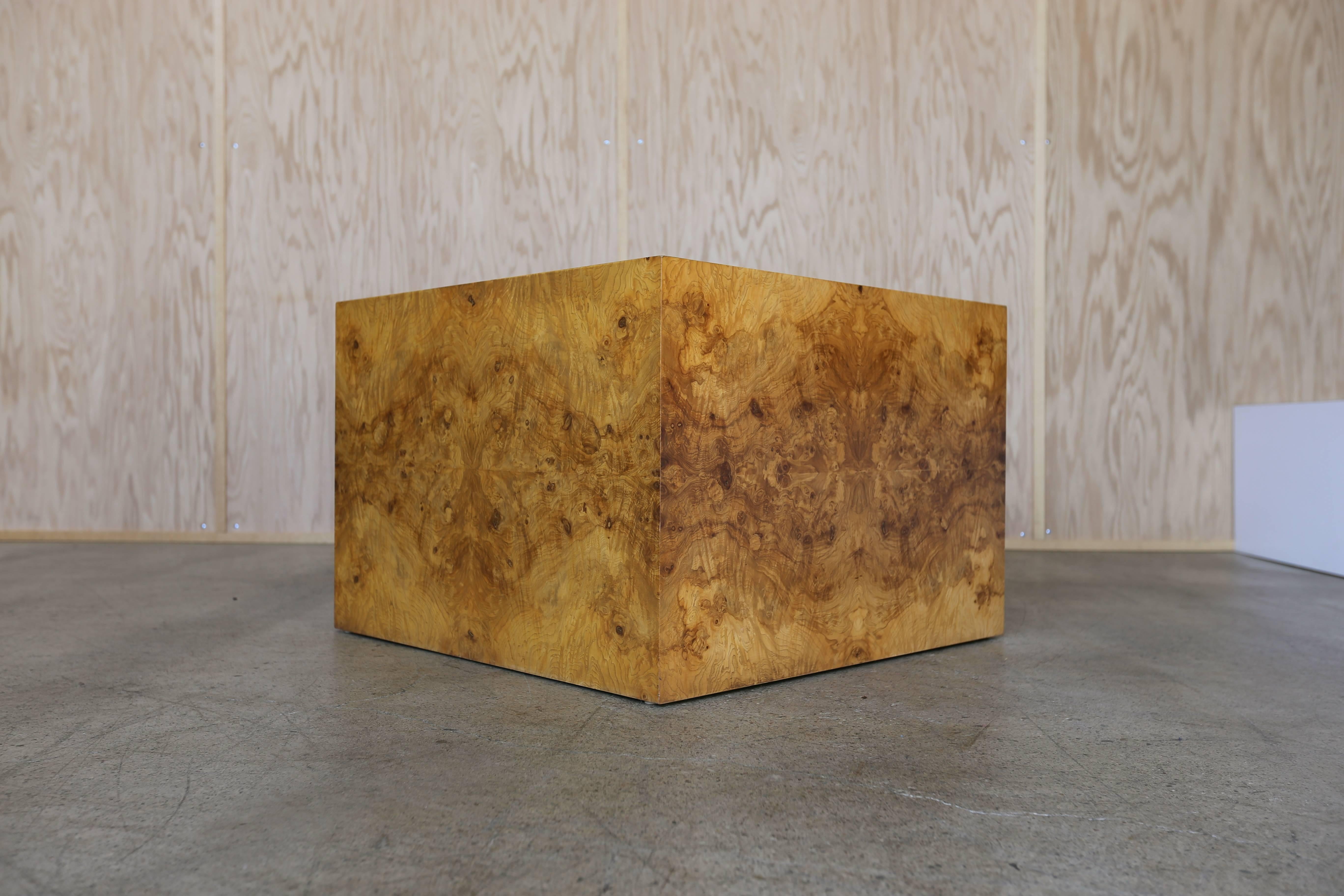 Large-scale burl wood cube table or pedestal by Milo Baughman for Thayer Coggin. This piece retains the original Thayer Coggin label.