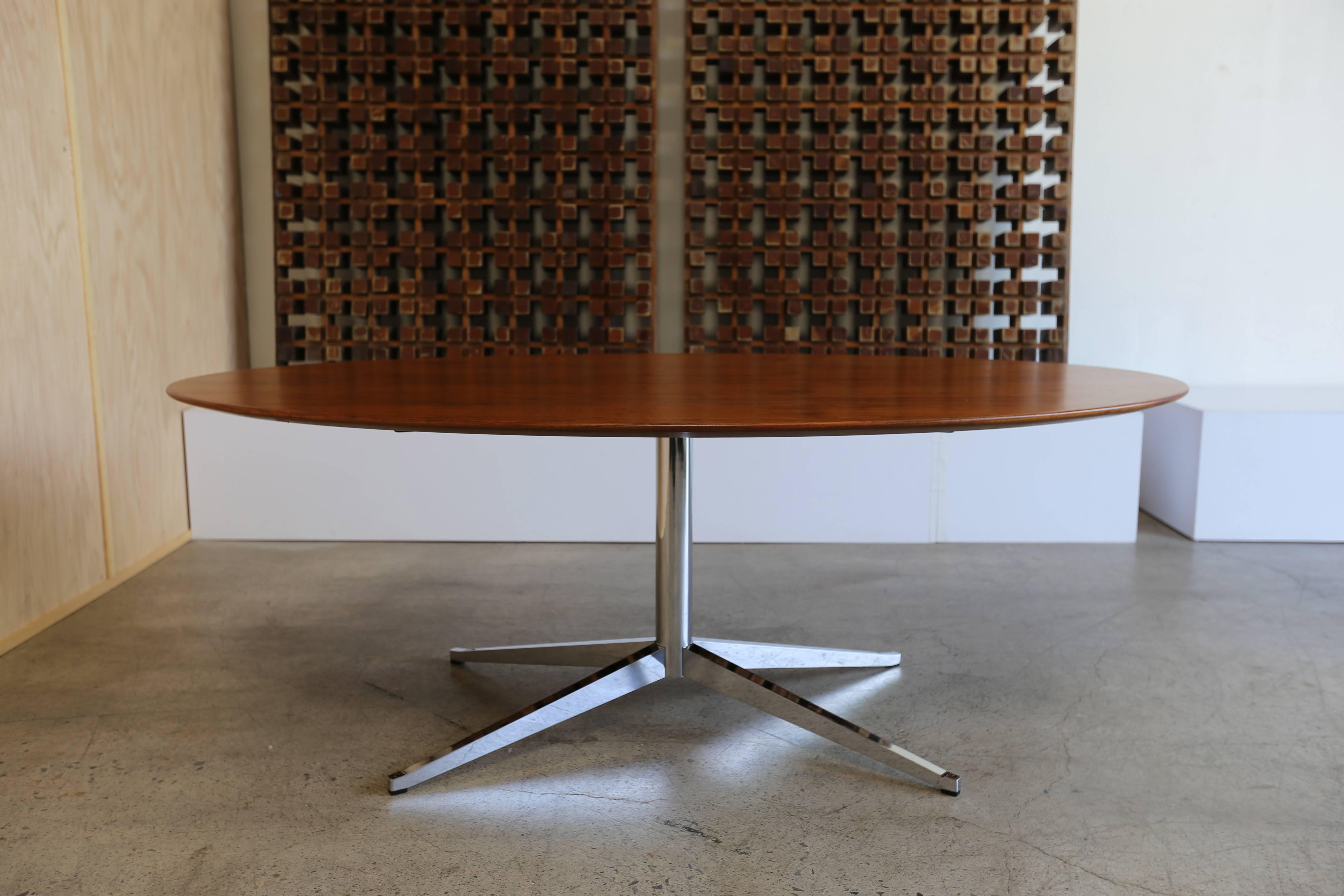 Mid-Century Modern Florence Knoll Walnut Oval Dining Table
