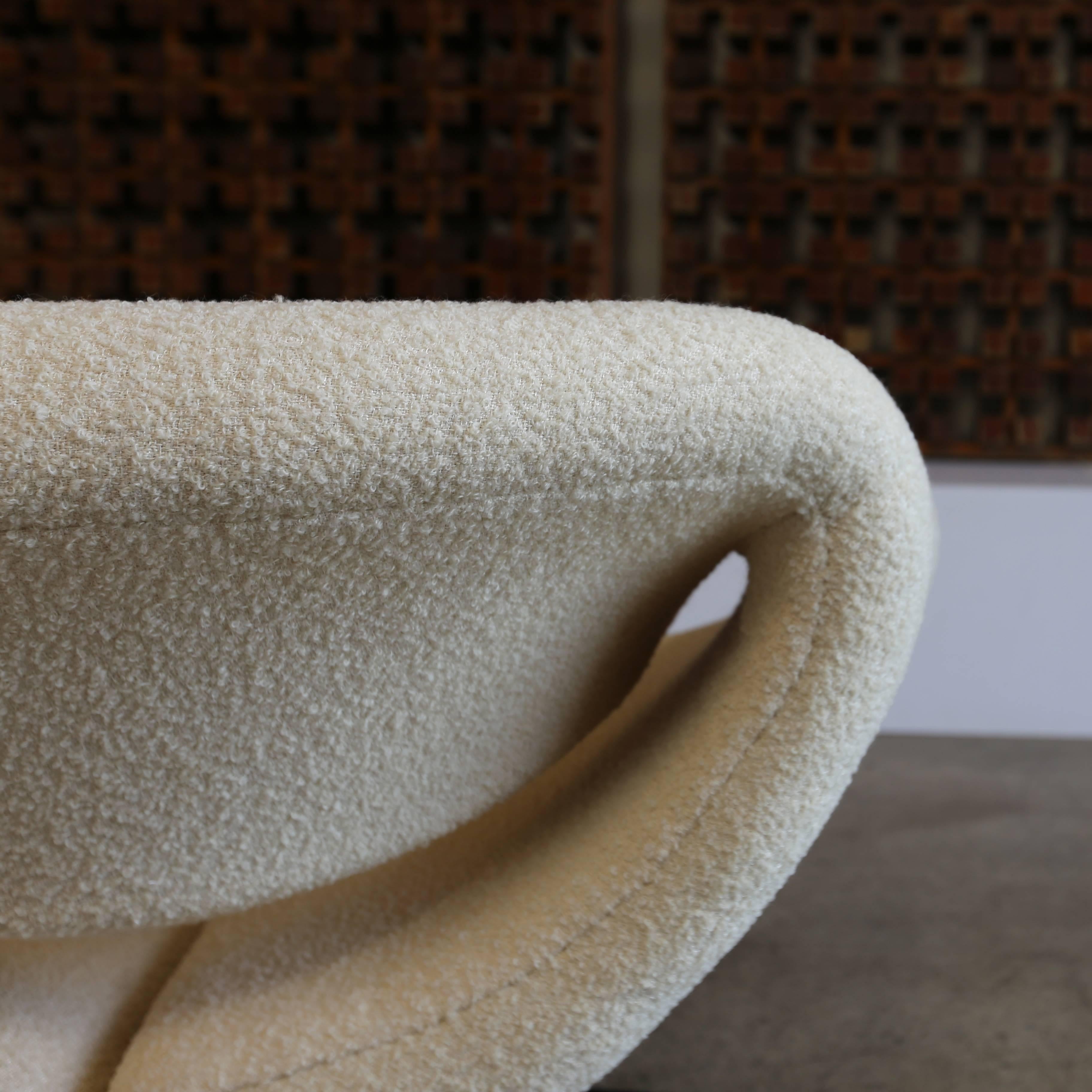 Pierre Paulin ribbon chair by Artifort, France. This piece has been upholstered in a beautiful nubby cream bouclé.