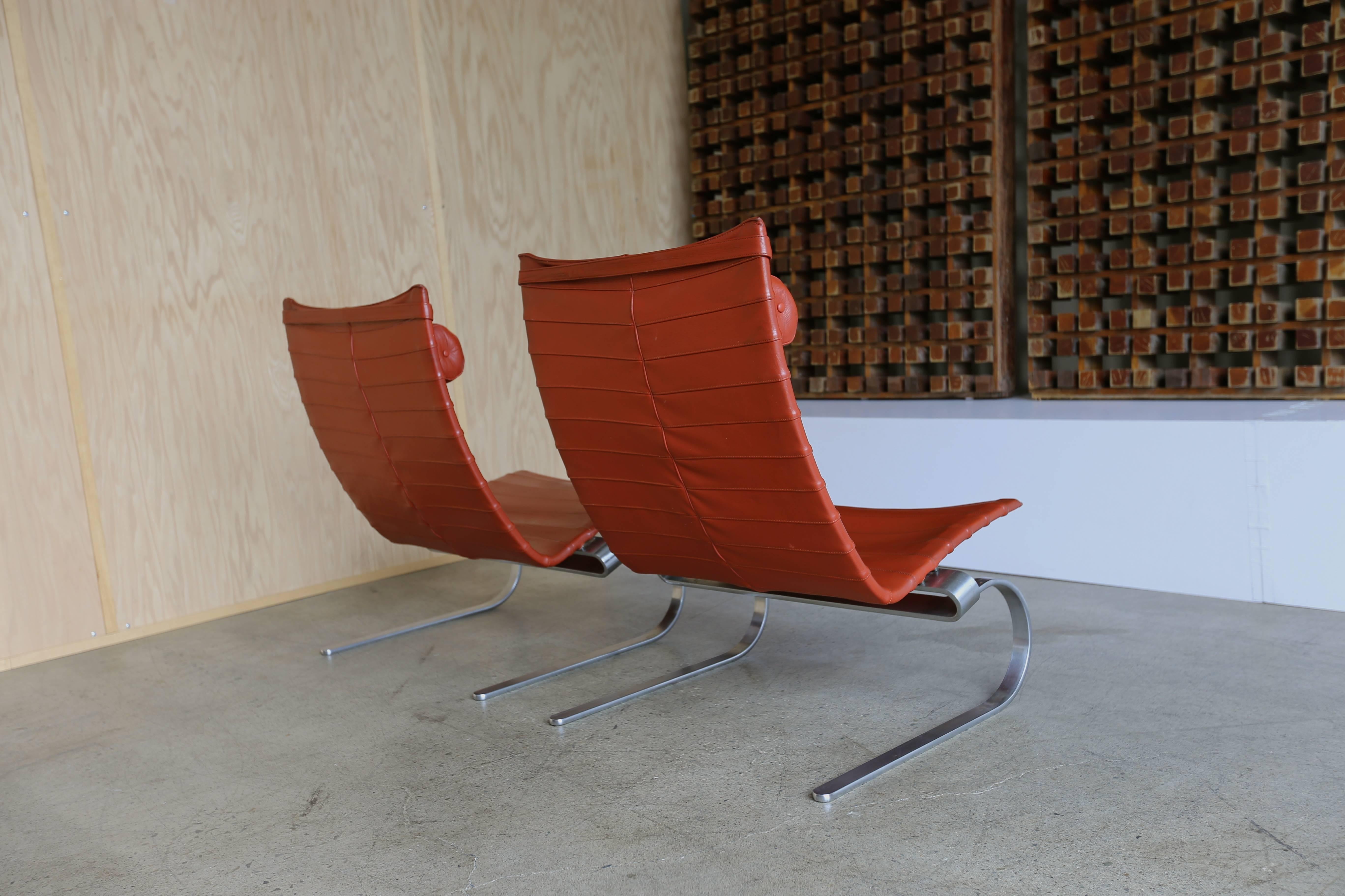 Pair of Poul Kjaerholm Pk20 Lounge Chairs In Good Condition In Costa Mesa, CA