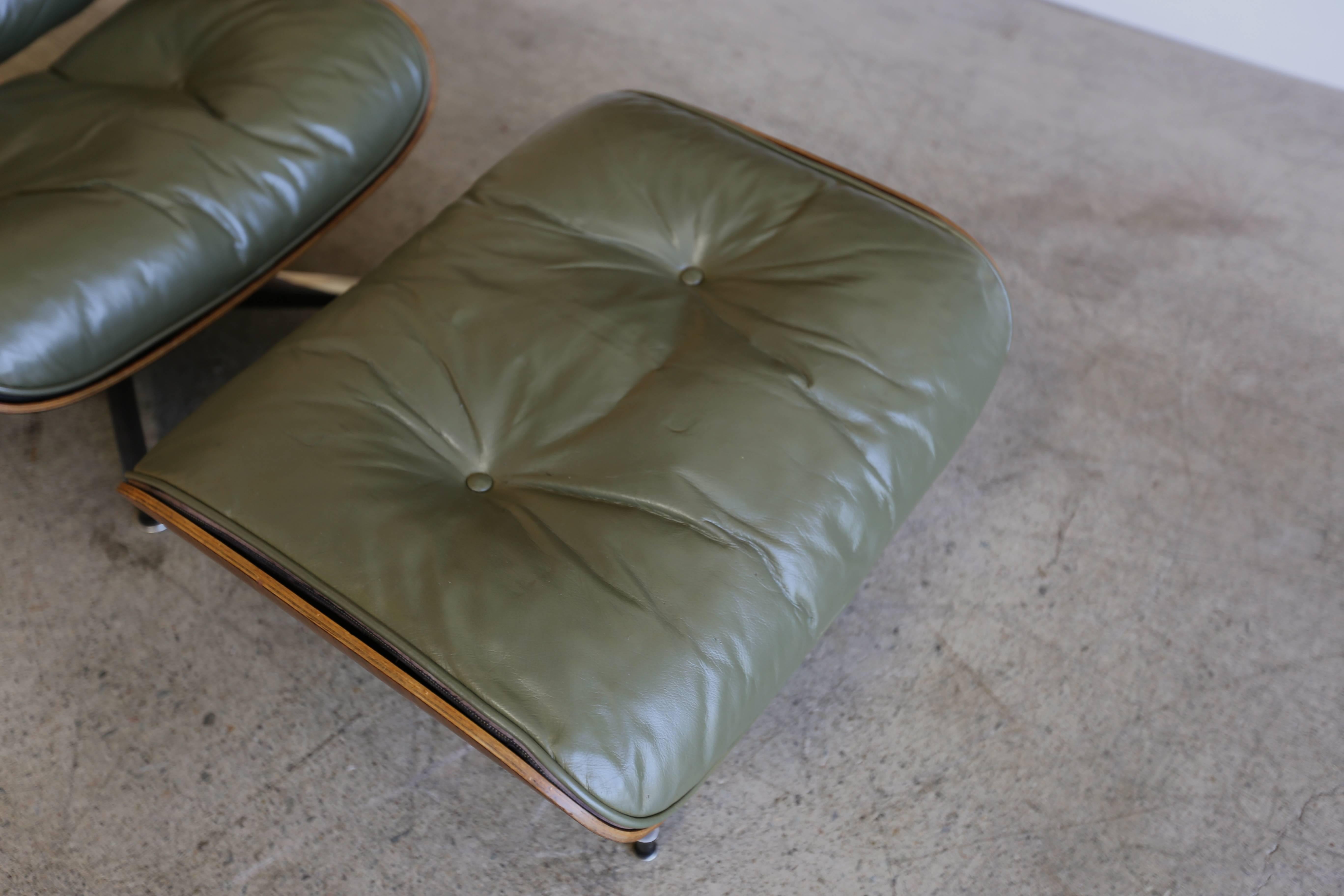 Rare Green Leather Eames Herman Miller 670 Lounge Chair In Good Condition In Costa Mesa, CA