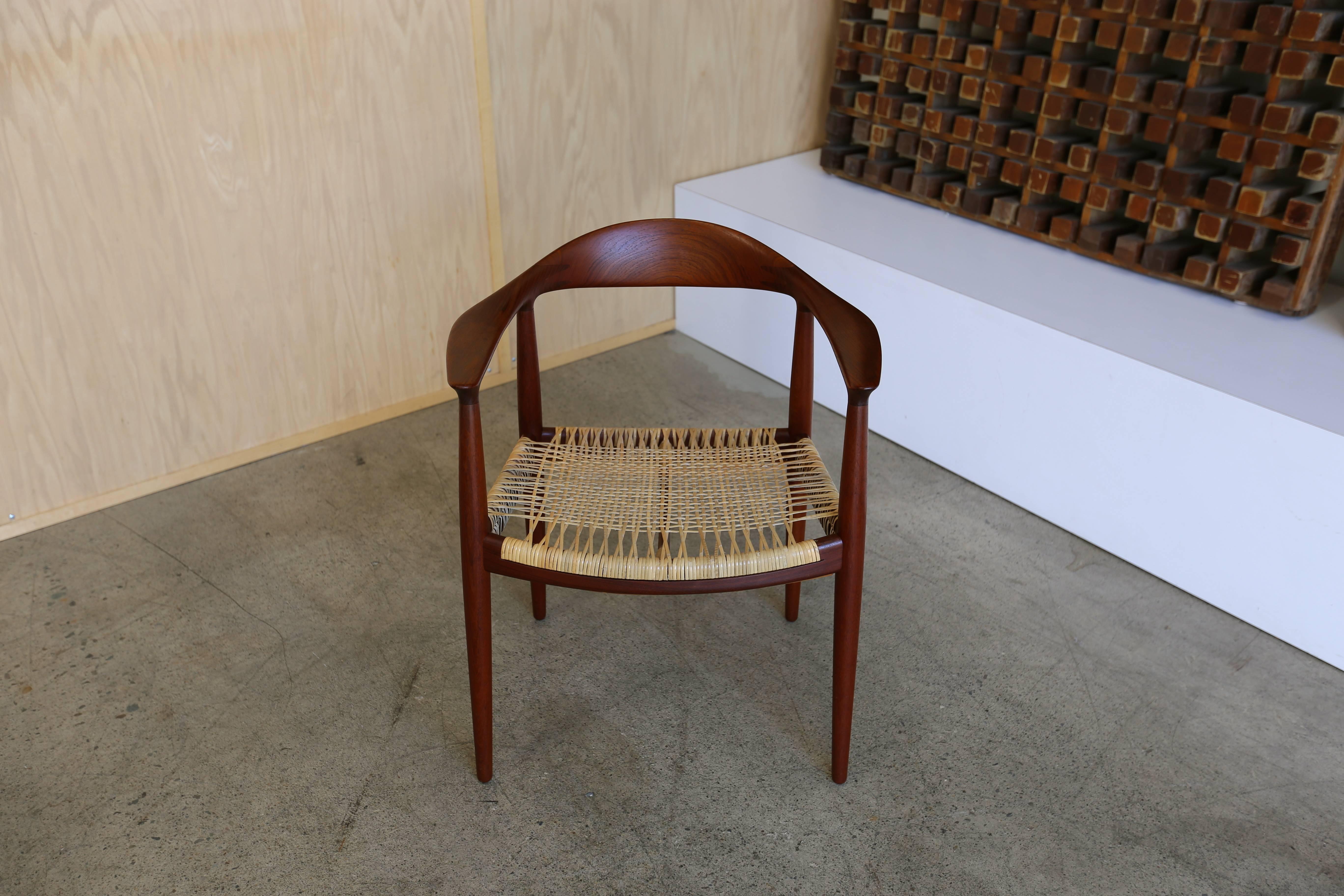 Mid-Century Modern Round Chair by Hans Wegner
