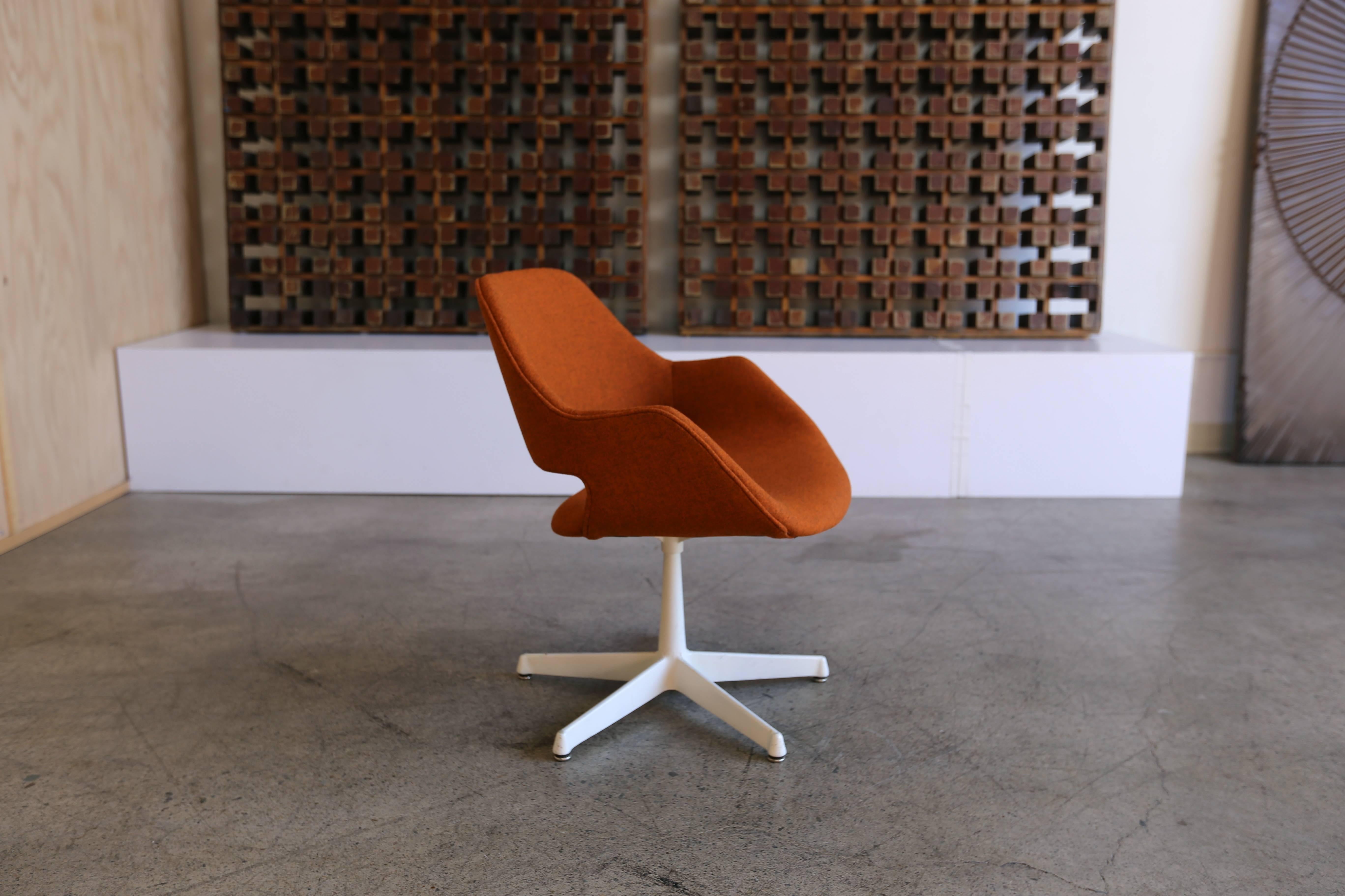 20th Century Swivel Armchair by Arthur Umanoff for Madison Furniture