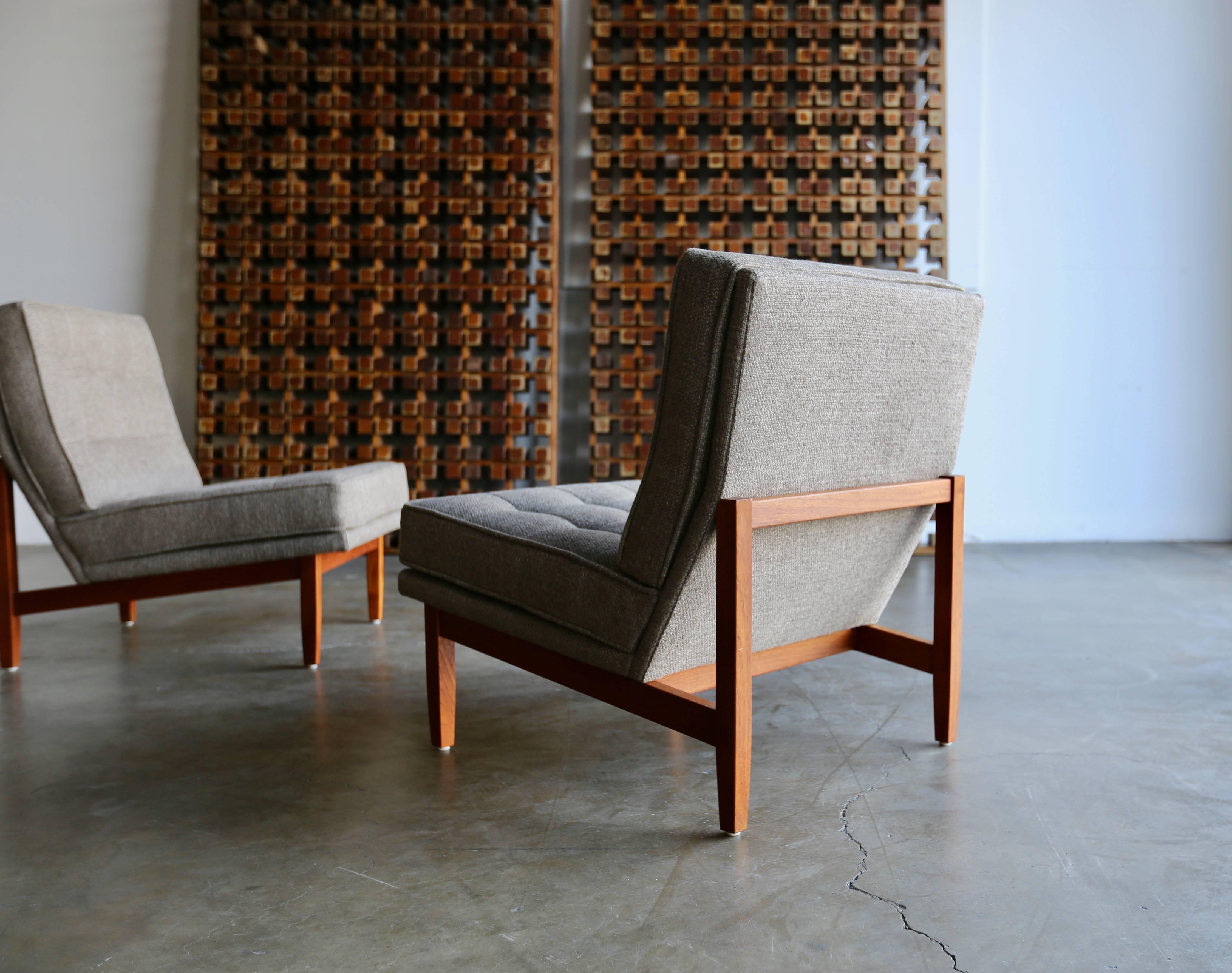 Slipper Lounge Chairs by Florence Knoll 2