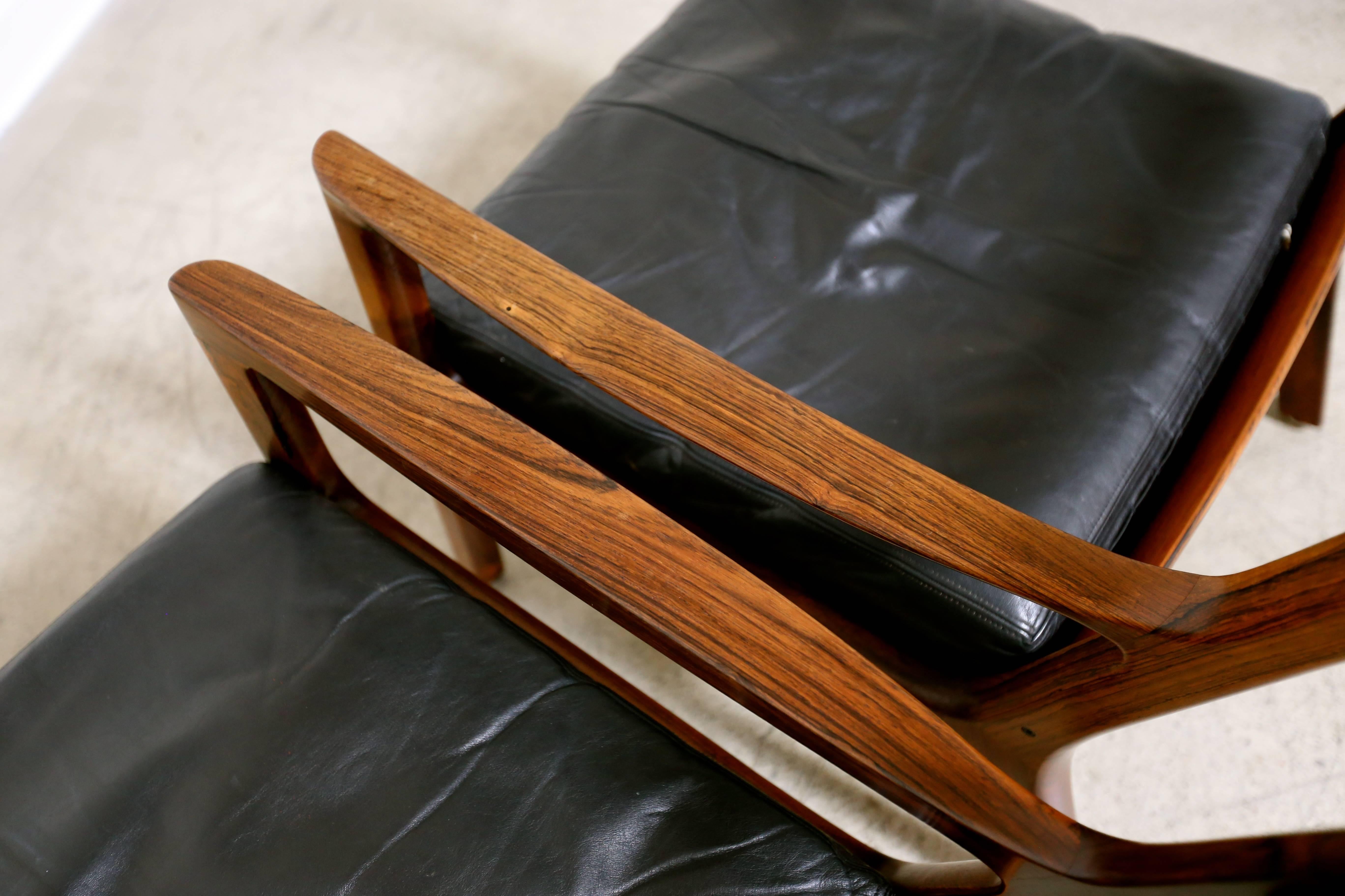 20th Century Pair of Rosewood and Leather Lounge Chairs by Ole Wanscher