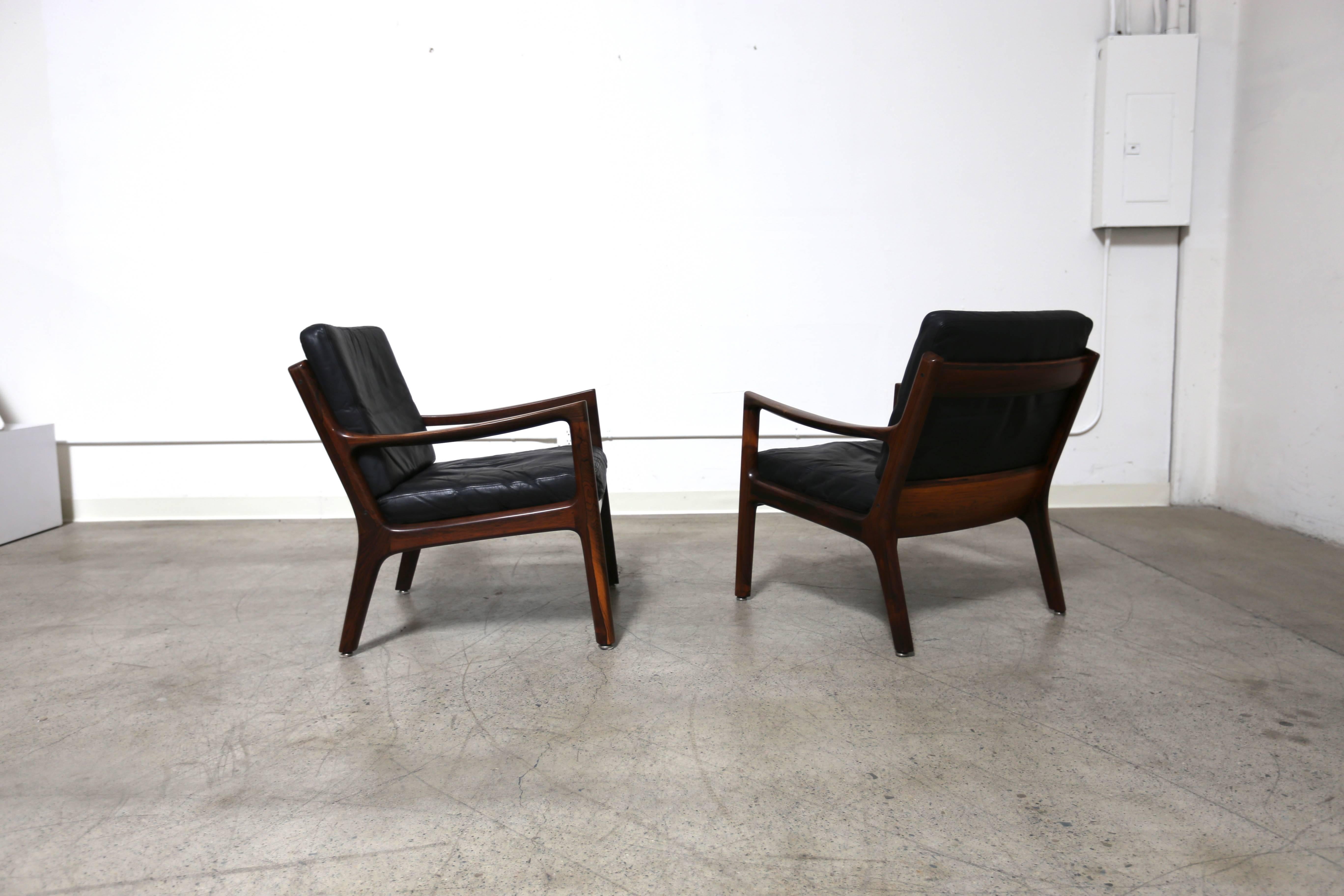 Mid-Century Modern Pair of Rosewood and Leather Lounge Chairs by Ole Wanscher