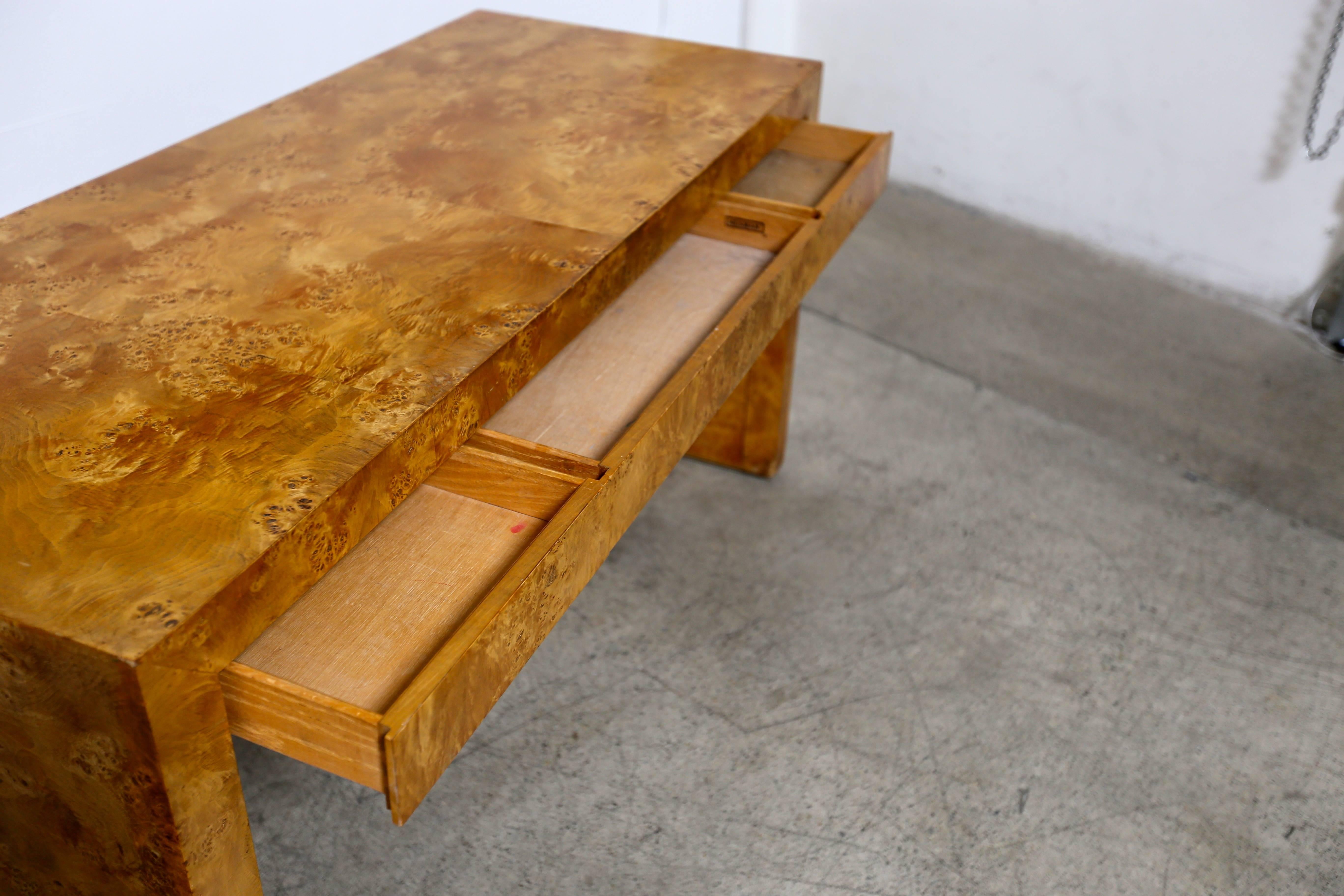 Burled Wood Writing Desk by Hekman Furniture Company In Good Condition In Costa Mesa, CA