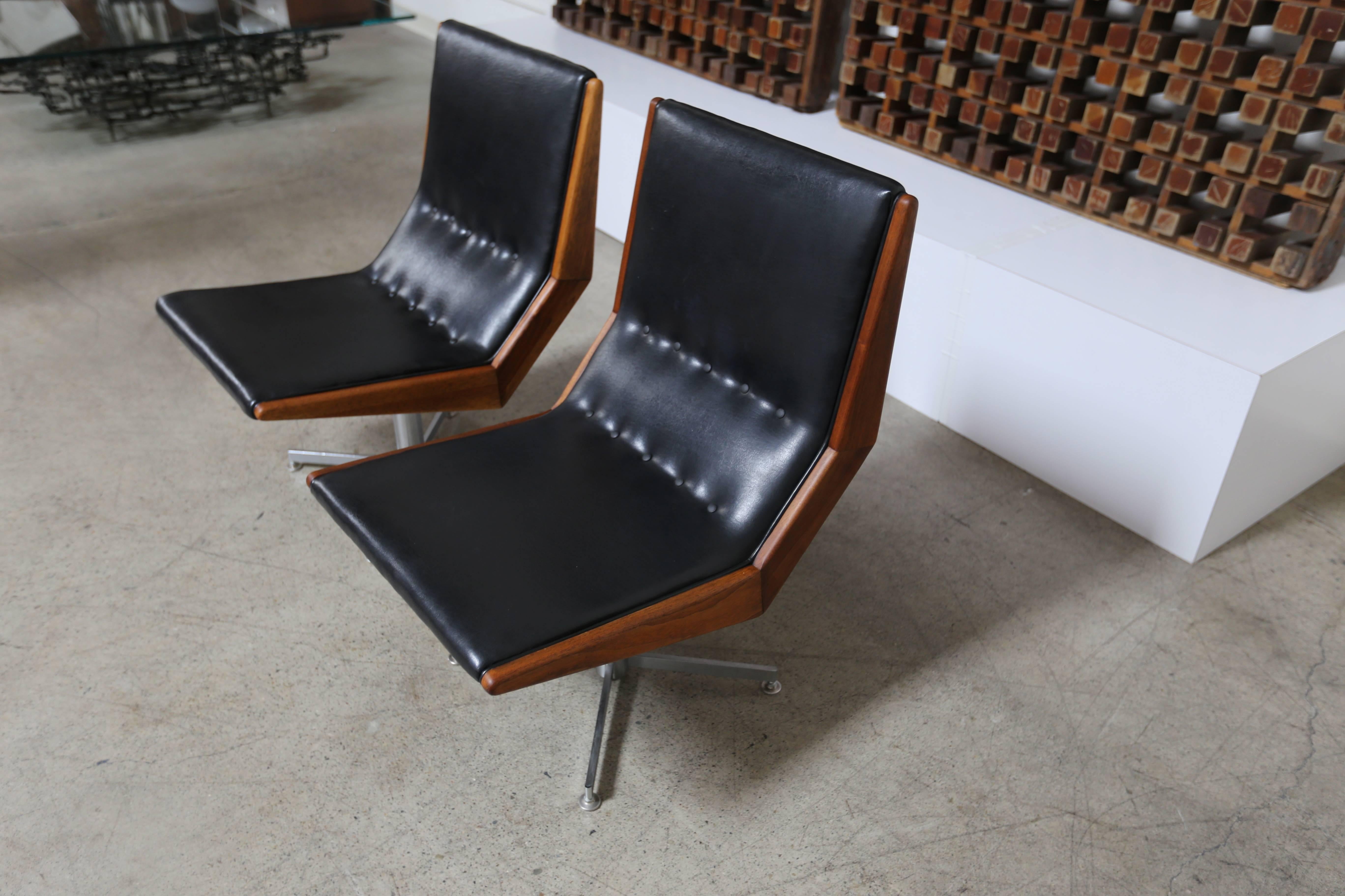 Pair of Modernist Walnut Framed Swivel Chairs 3