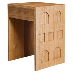 Table d'appoint en chêne anglais Hundert's (PATÉRNÉ SUR L'INTÉRIEUR À FAÇON RIGHT)
