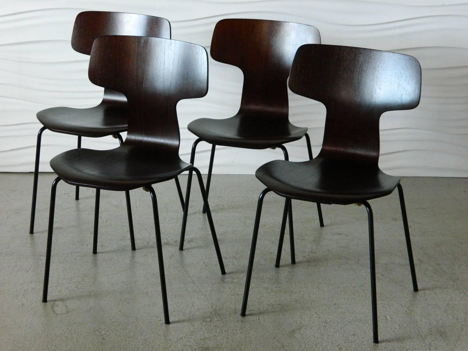 Set of Four Arne Jacobsen 3103 Chairs In Good Condition For Sale In Baltimore, MD