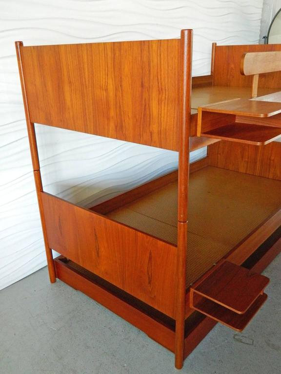 Westnofa Teak Bunk Beds With Trundle At 1stdibs