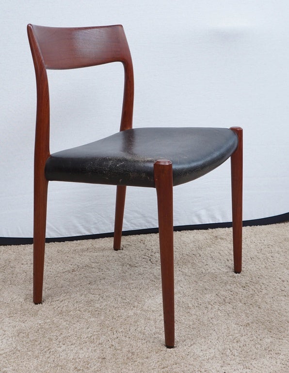 Mid-Century Modern Set of Eight Niels Møller Danish Dining Chairs with Leather Seats For Sale
