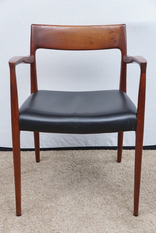 Set of Eight Niels Møller Danish Dining Chairs with Leather Seats For Sale 3