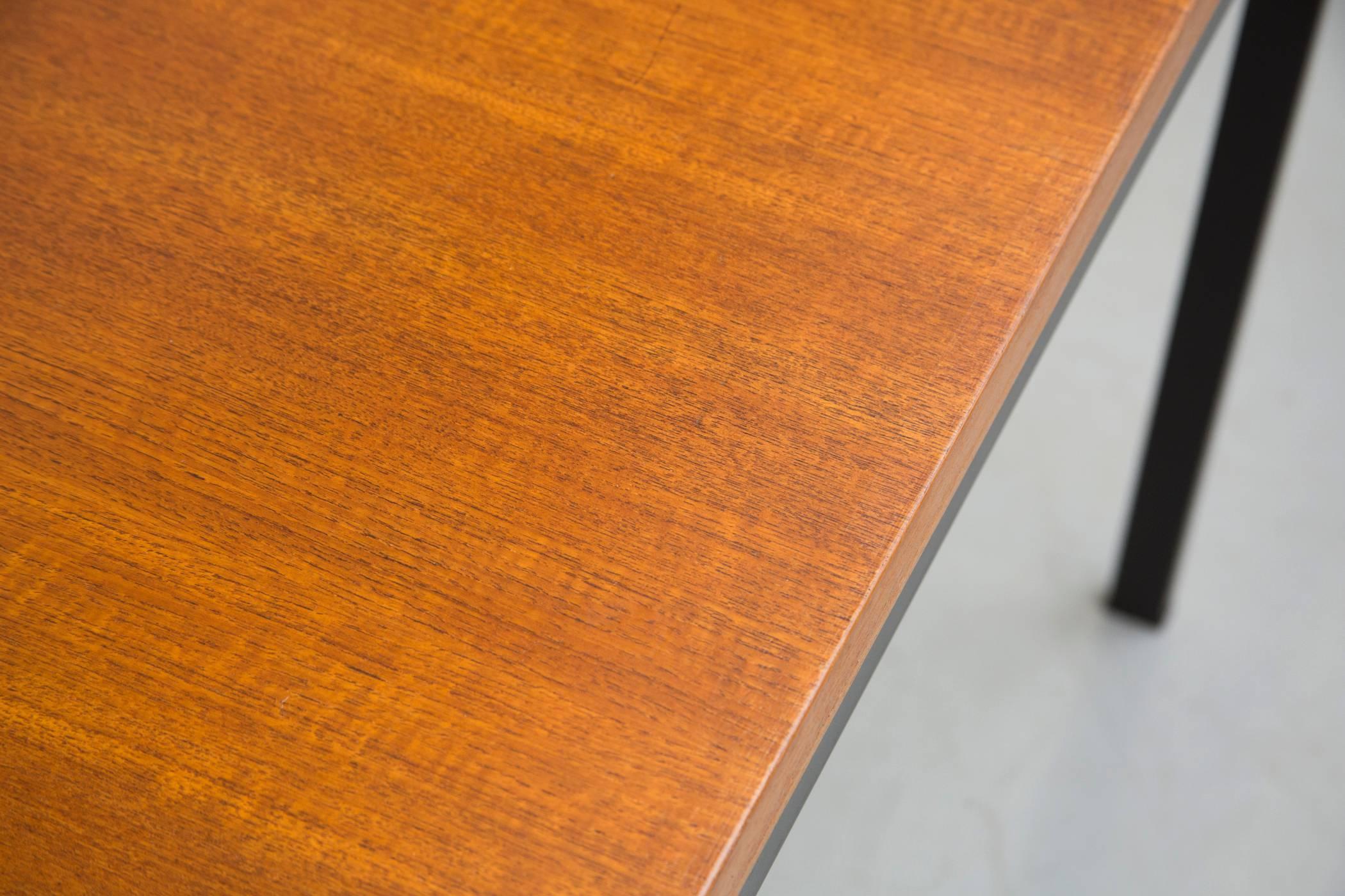 Mesa de comedor Cees Braakman Serie Japonesa de teca y acero esmaltado negro Acero en venta