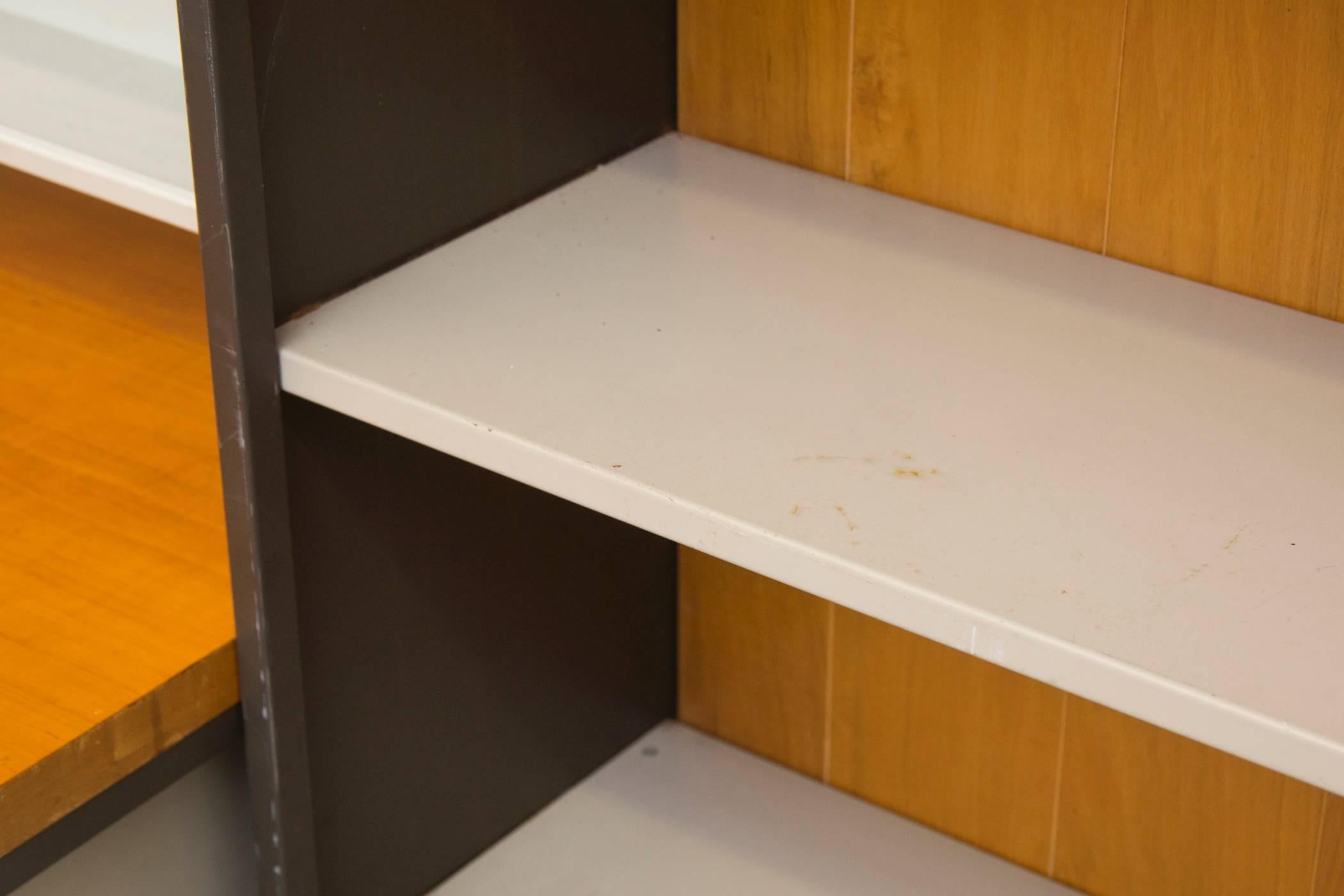 Mueble alto con estantes, escritorio y luz de Coen de Vries para Pilastro mediados del siglo XX en venta