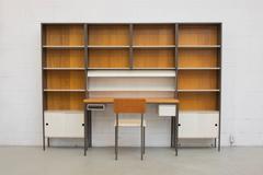 Raro mobile da parete Pilastro del metà del secolo con scrivania e illuminazione a soffitto di Coen de Vries