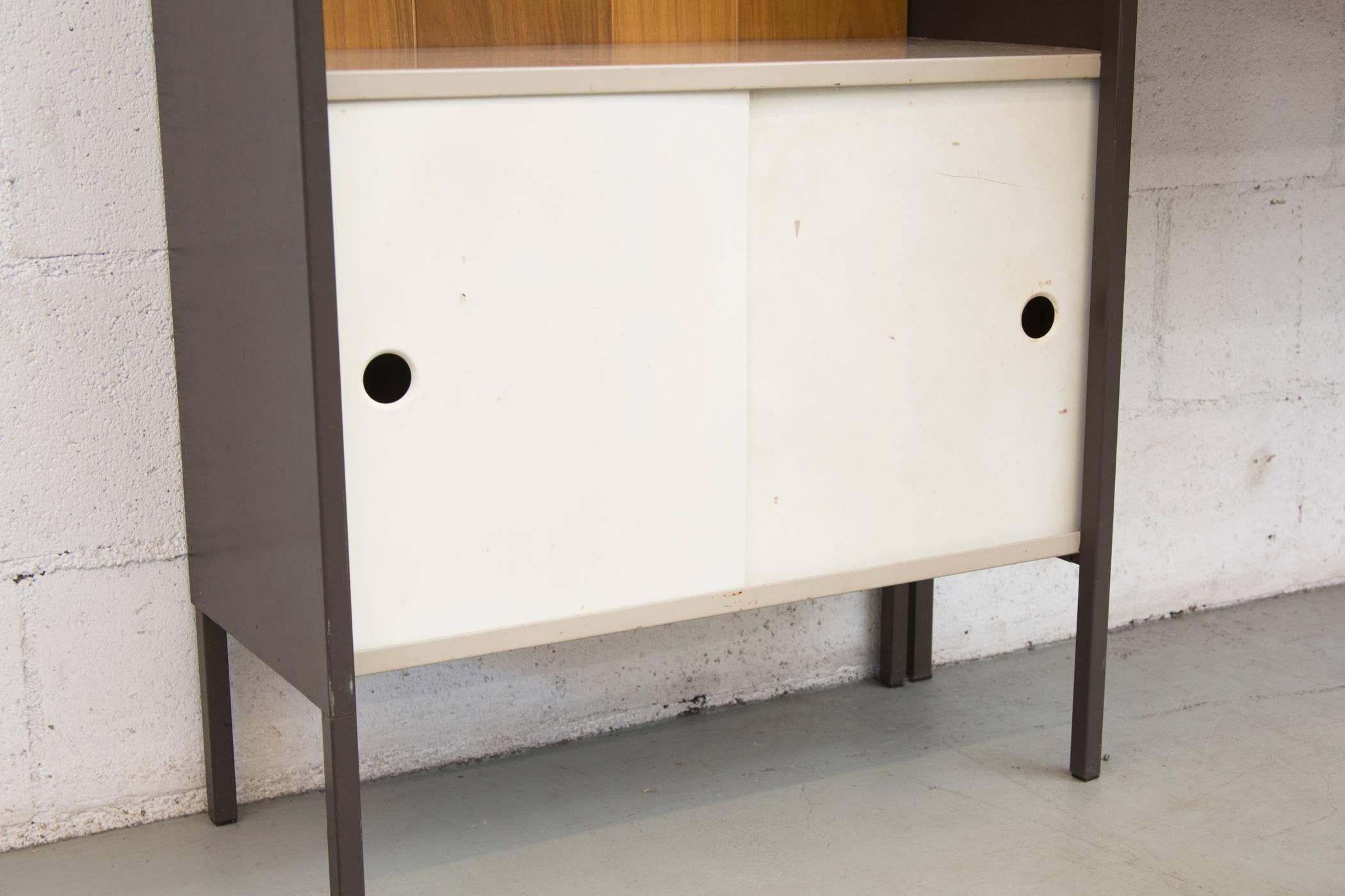 Mueble alto con estantes, escritorio y luz de Coen de Vries para Pilastro en venta 2