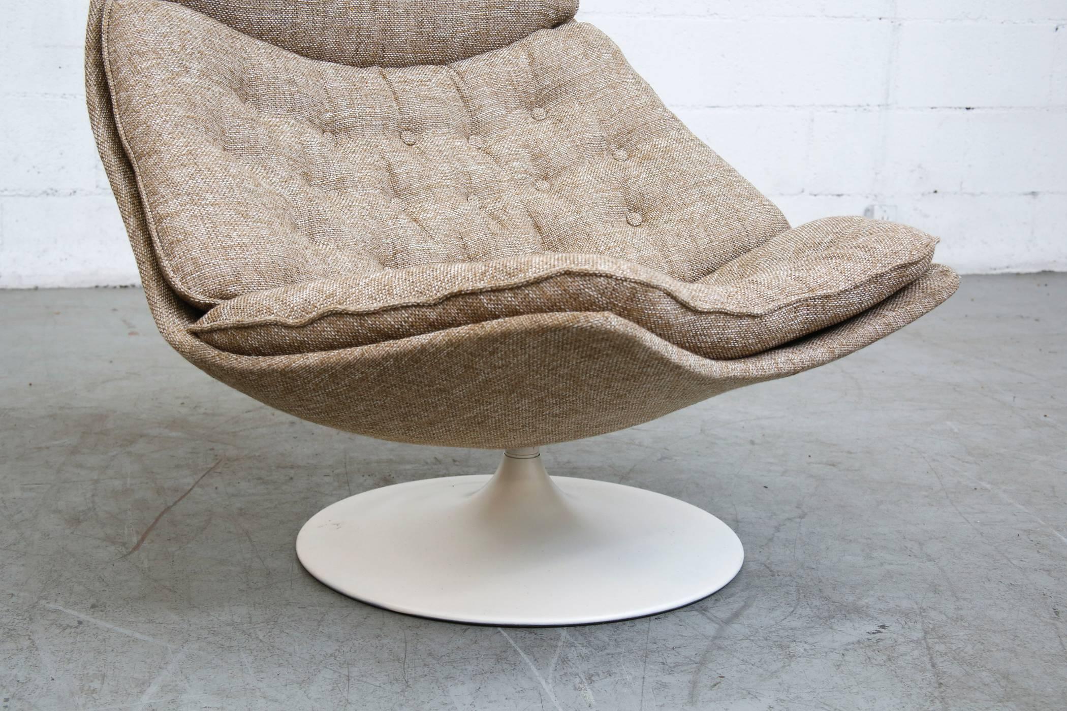 Enameled Geoffrey Harcourt F588 Swivel Lounge Chair for Artifort
