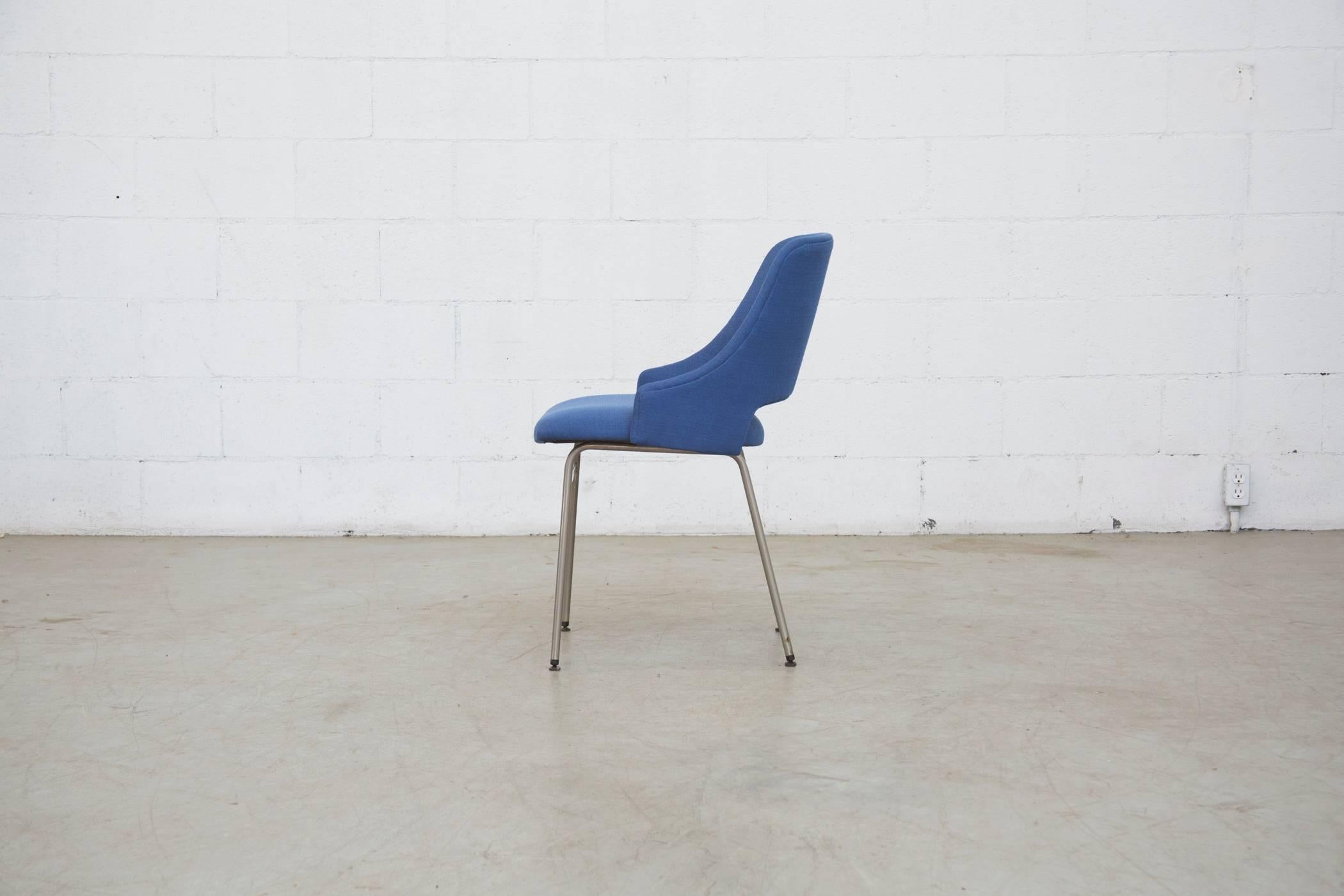 Mid-Century Modern Set of Four Pastoe FM 32 Chairs in Royal Blue