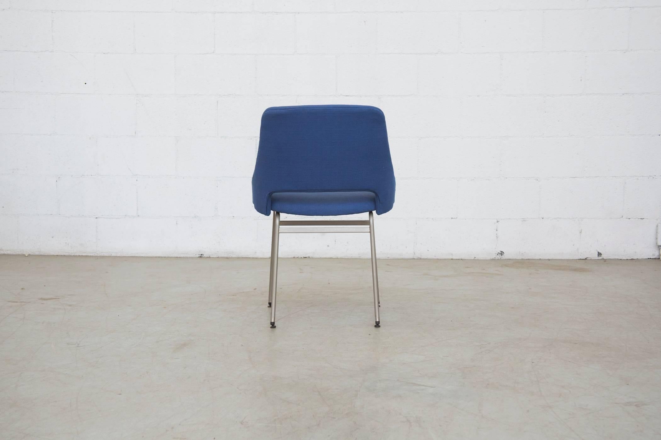 Set of Four Pastoe FM 32 Chairs in Royal Blue In Good Condition In Los Angeles, CA