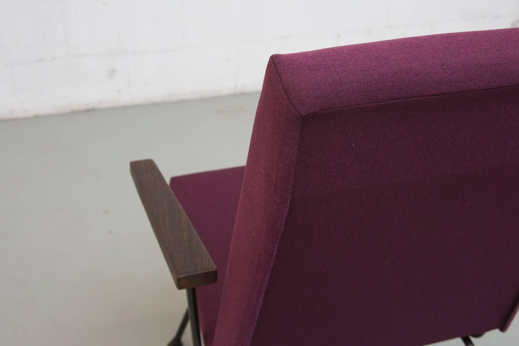 Gispen 1409 Highback Armchair In New Plum Fabric In Good Condition In Los Angeles, CA