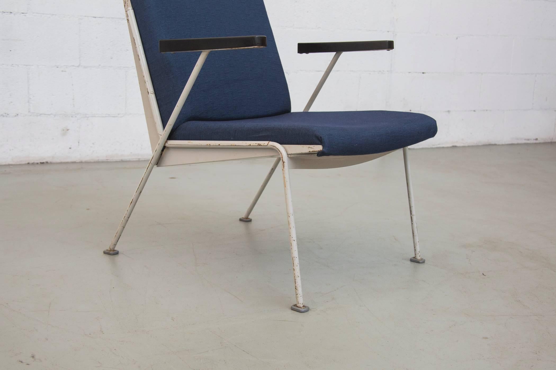 Pair of Ahrend de Cirkel Oase Lounge Chairs by Wim Rietveld 1