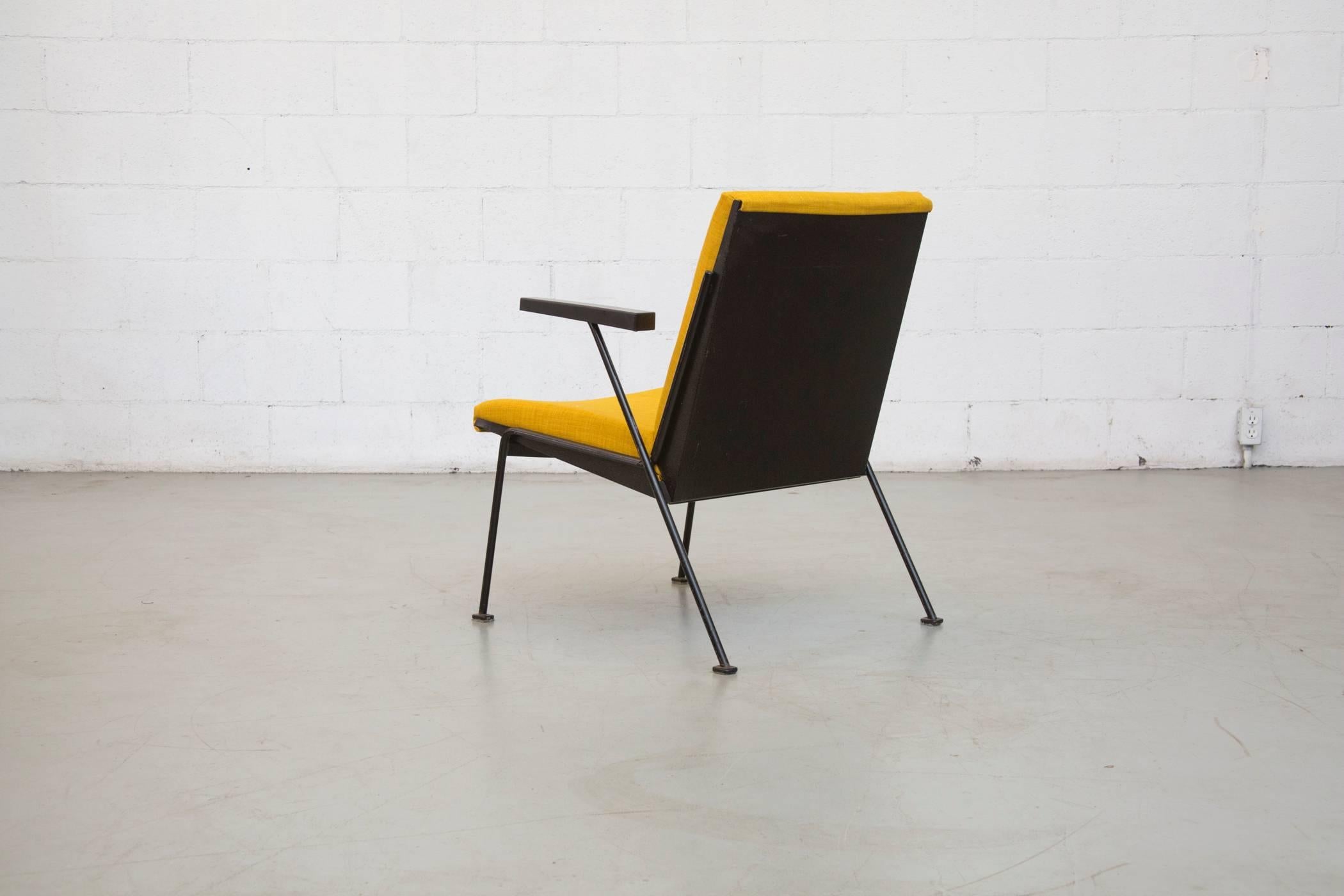 Enameled Ahrend de Cirkel Oase Lounge Chair by Wim Rietveld