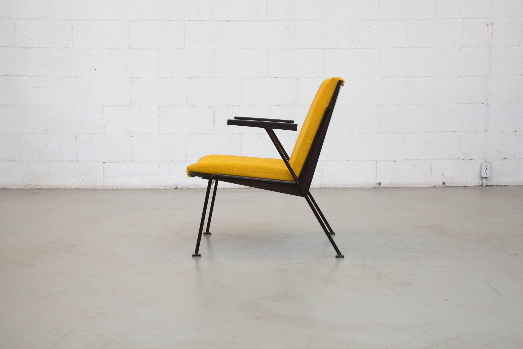Dutch Ahrend de Cirkel Oase Lounge Chair by Wim Rietveld
