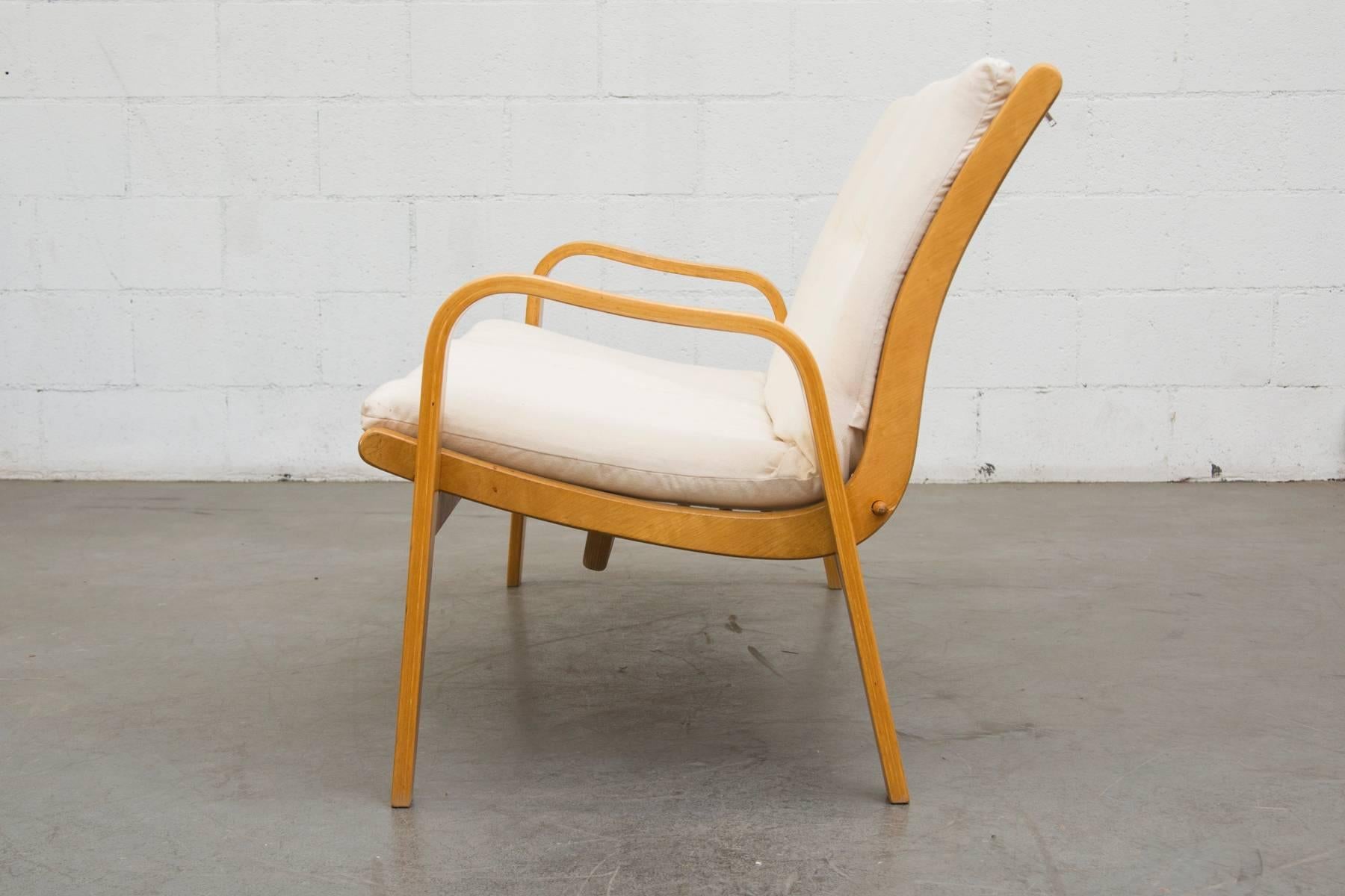 Loveseat aus Birke von Cees Braakman für Pastoe mit Originalriemen und neuen Segeltuchkissen (Moderne der Mitte des Jahrhunderts) im Angebot