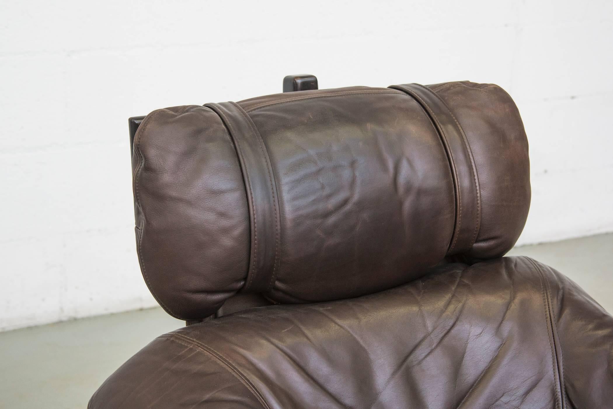 Brazilian Inspired Leather Tripod Chair and Ottoman by Gerard Van Den Berg In Good Condition In Los Angeles, CA