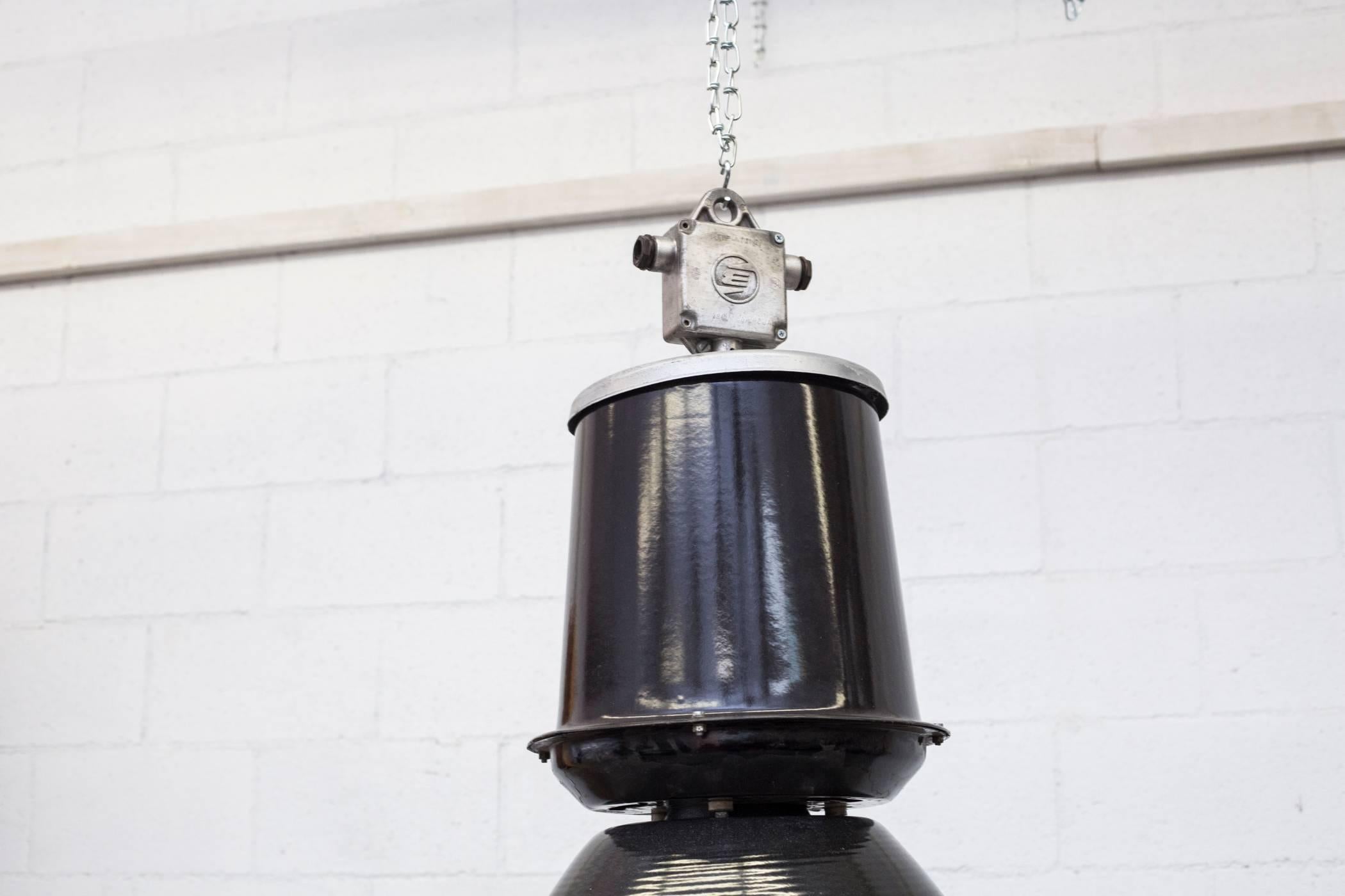 Huge Industrial Black Enameled Factory Lamp In Good Condition In Los Angeles, CA