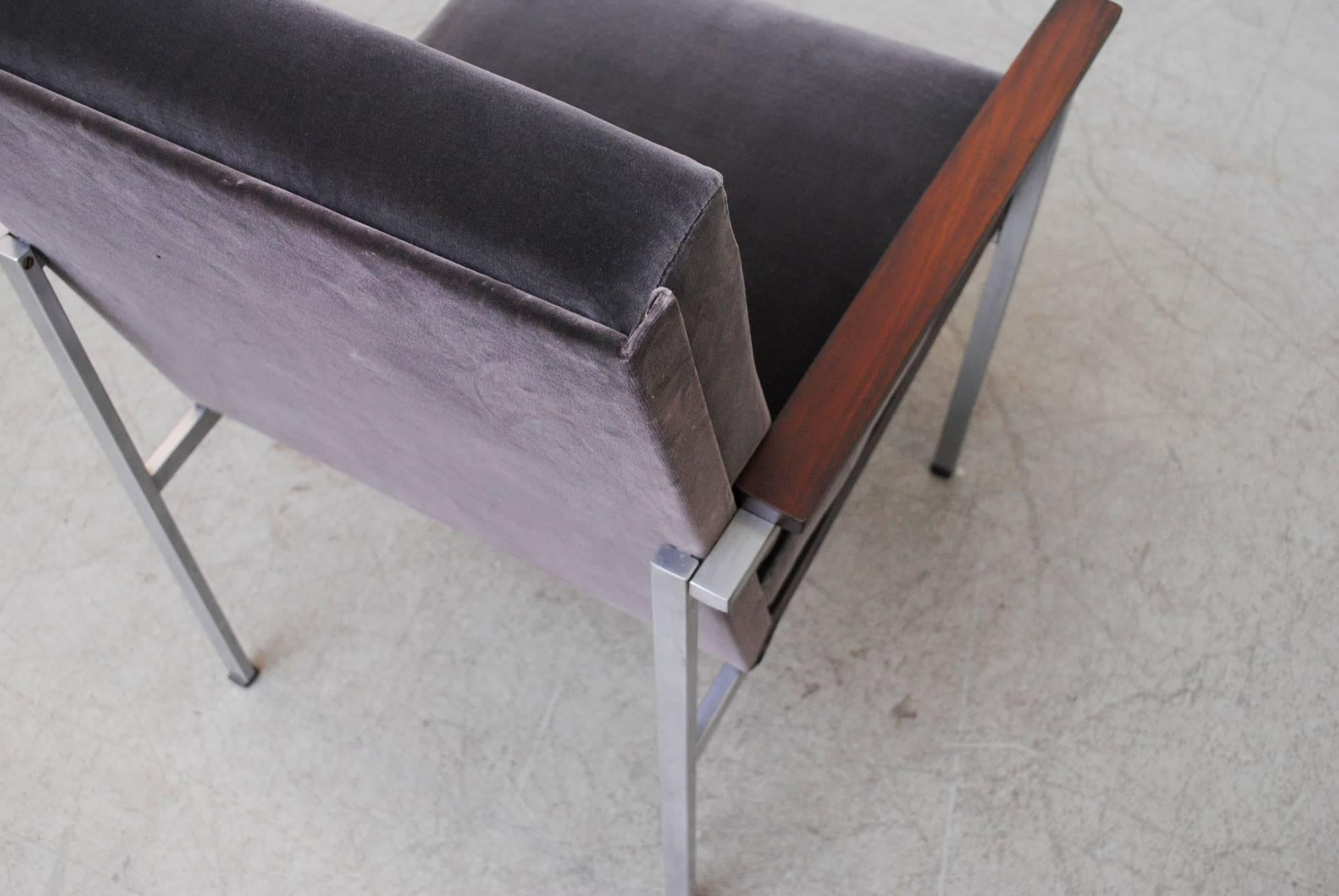 Gispen Seal Grey Velvet Armchair by A.R. Cordemeyer In Good Condition In Los Angeles, CA