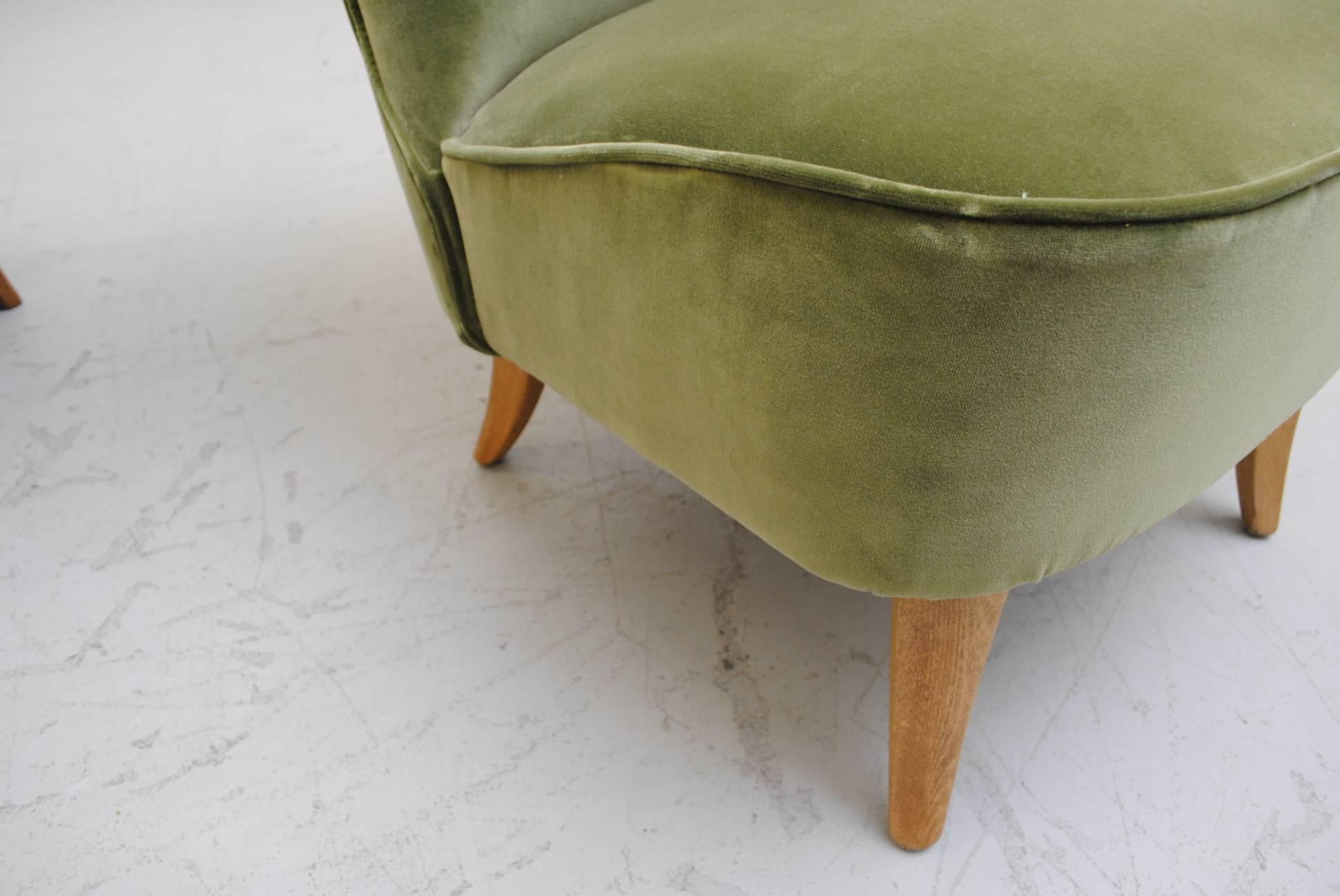Dragon Green Velvet Theo Ruth Style Armless Lounge Chair In Good Condition In Los Angeles, CA