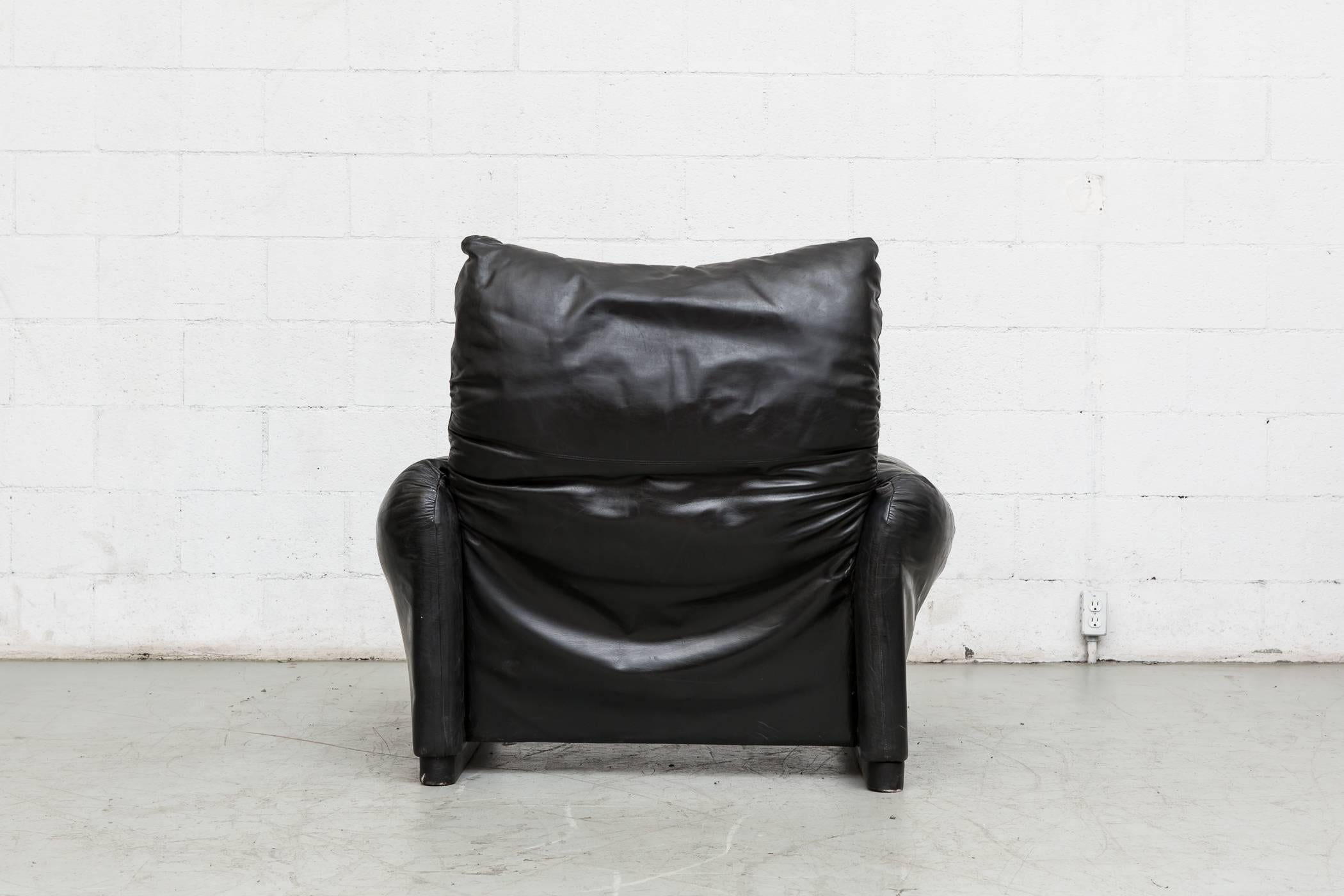 Vico Magistretti Black Leather Lounge Chair In Good Condition In Los Angeles, CA
