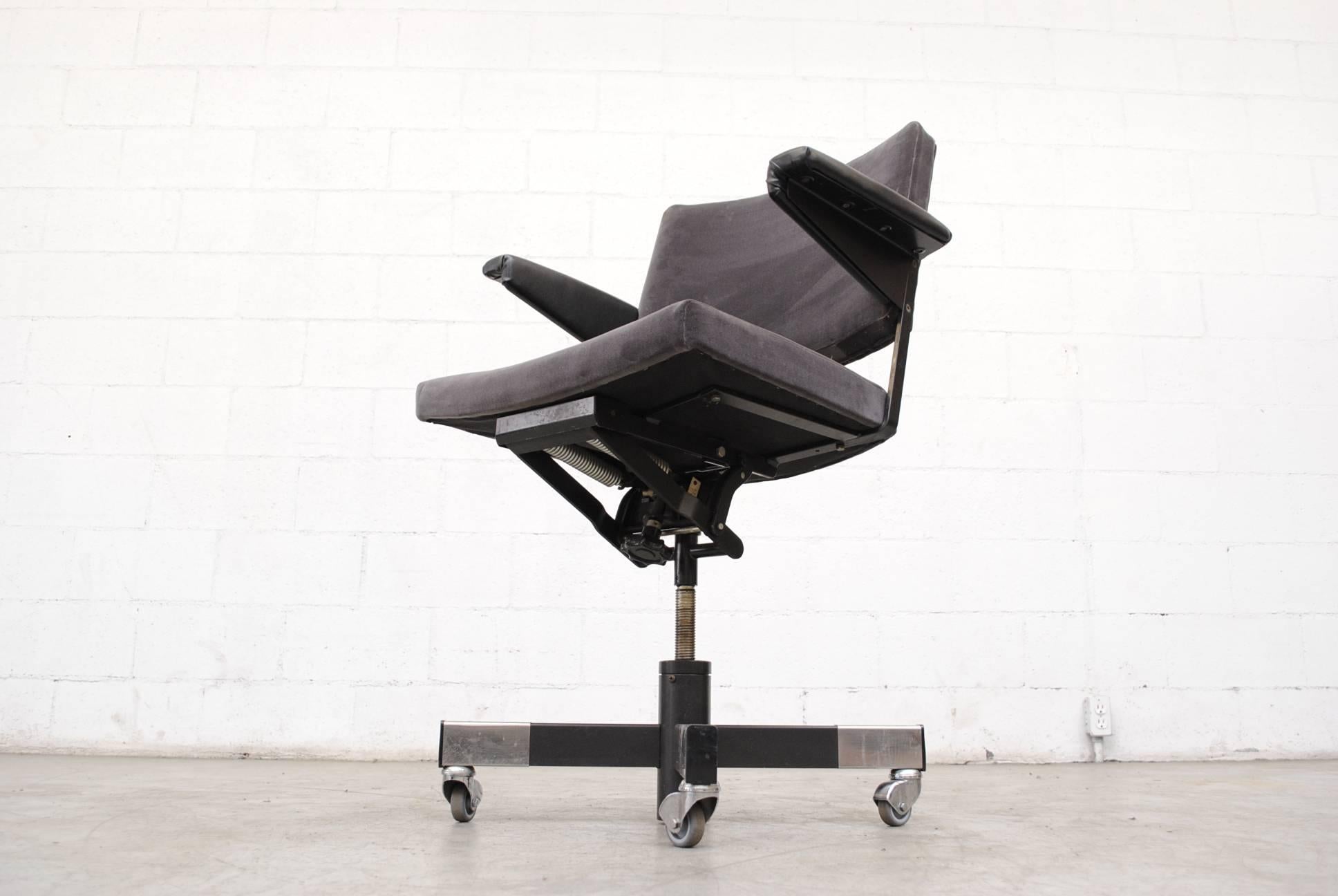 Mid-20th Century A.R. Cordemeyer for Gispen Rolling Office Chair