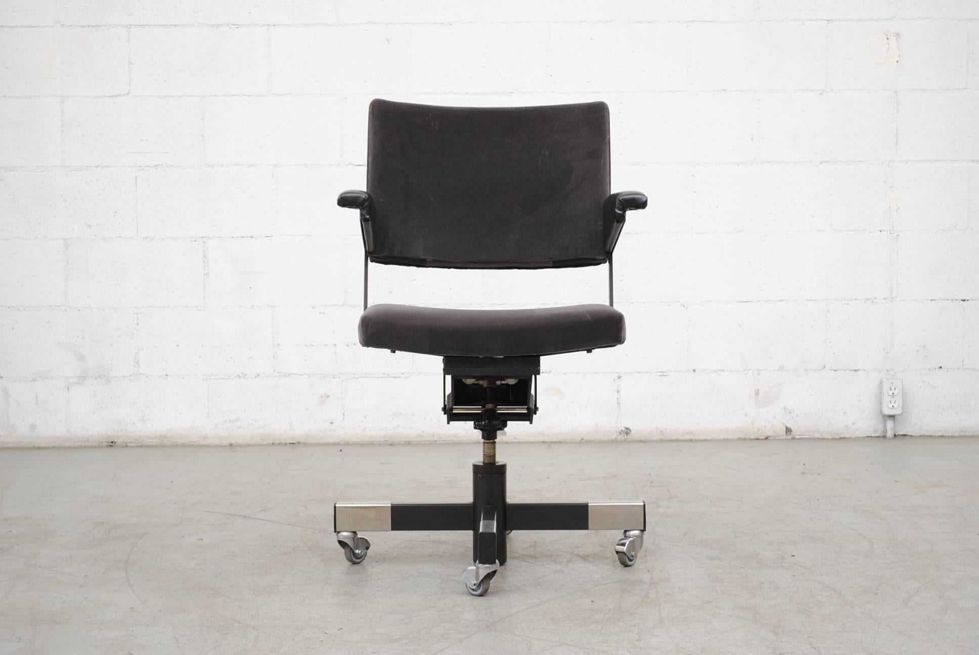 Mid-Century Modern A.R. Cordemeyer for Gispen Rolling Office Chair
